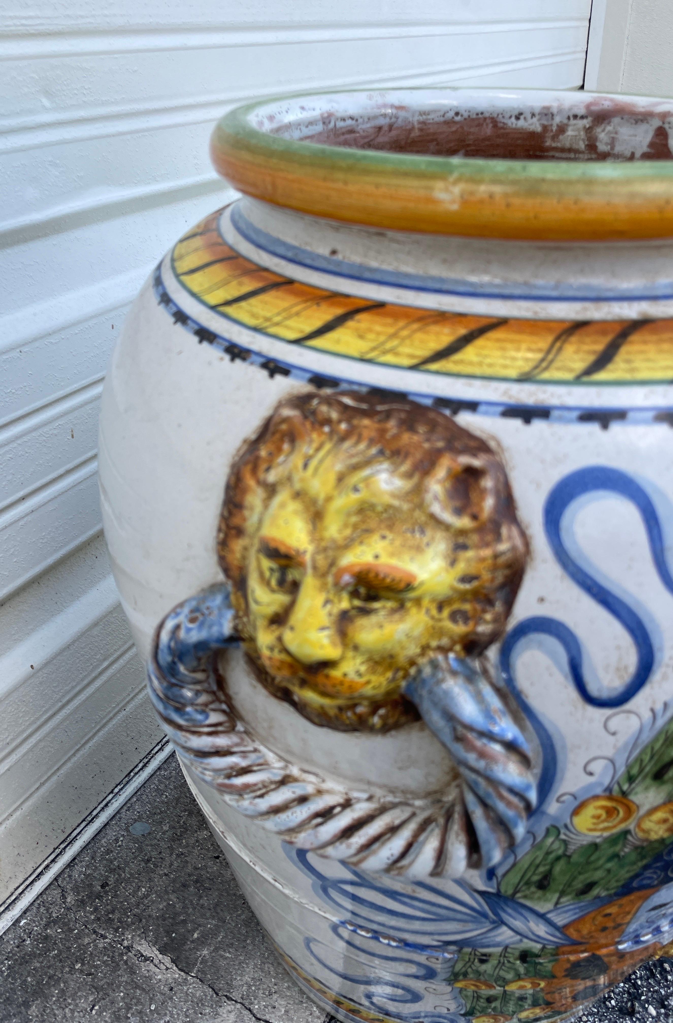 Terracotta Grande brocca per olio d'oliva in terracotta smaltata in vendita