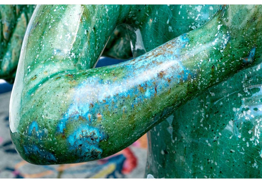 Grande sculpture de jardin Putto en terre cuite émaillée en vente 5