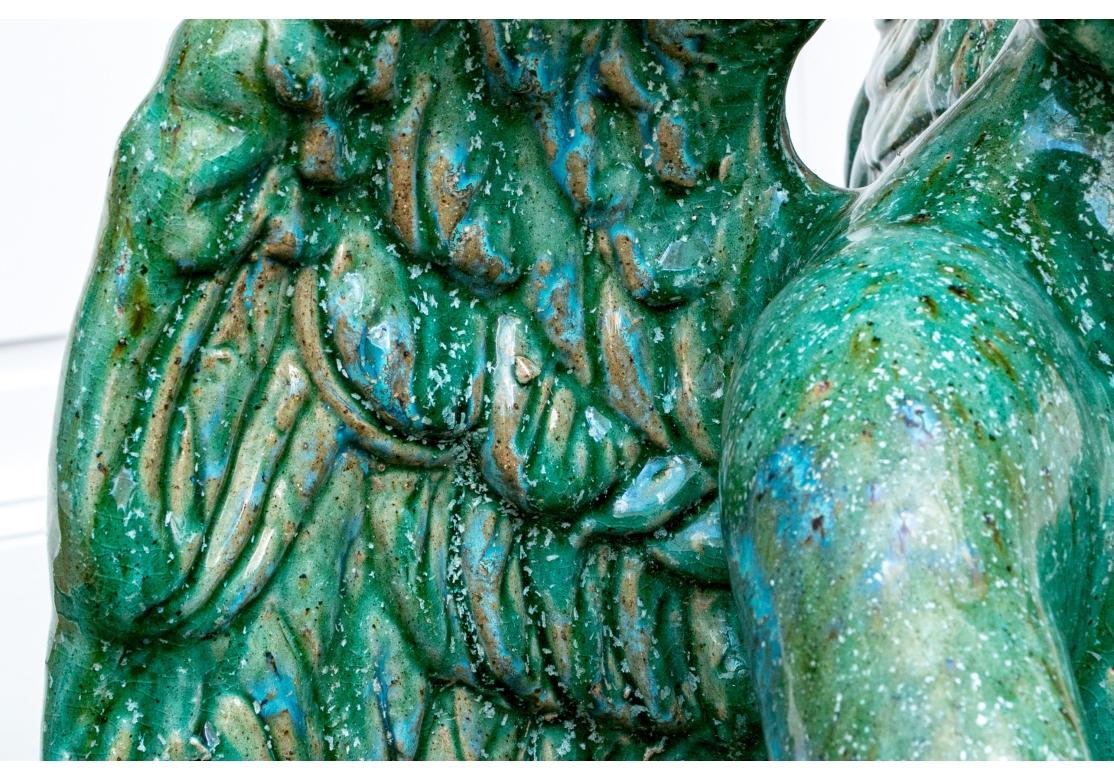 Grande sculpture de jardin Putto en terre cuite émaillée en vente 2
