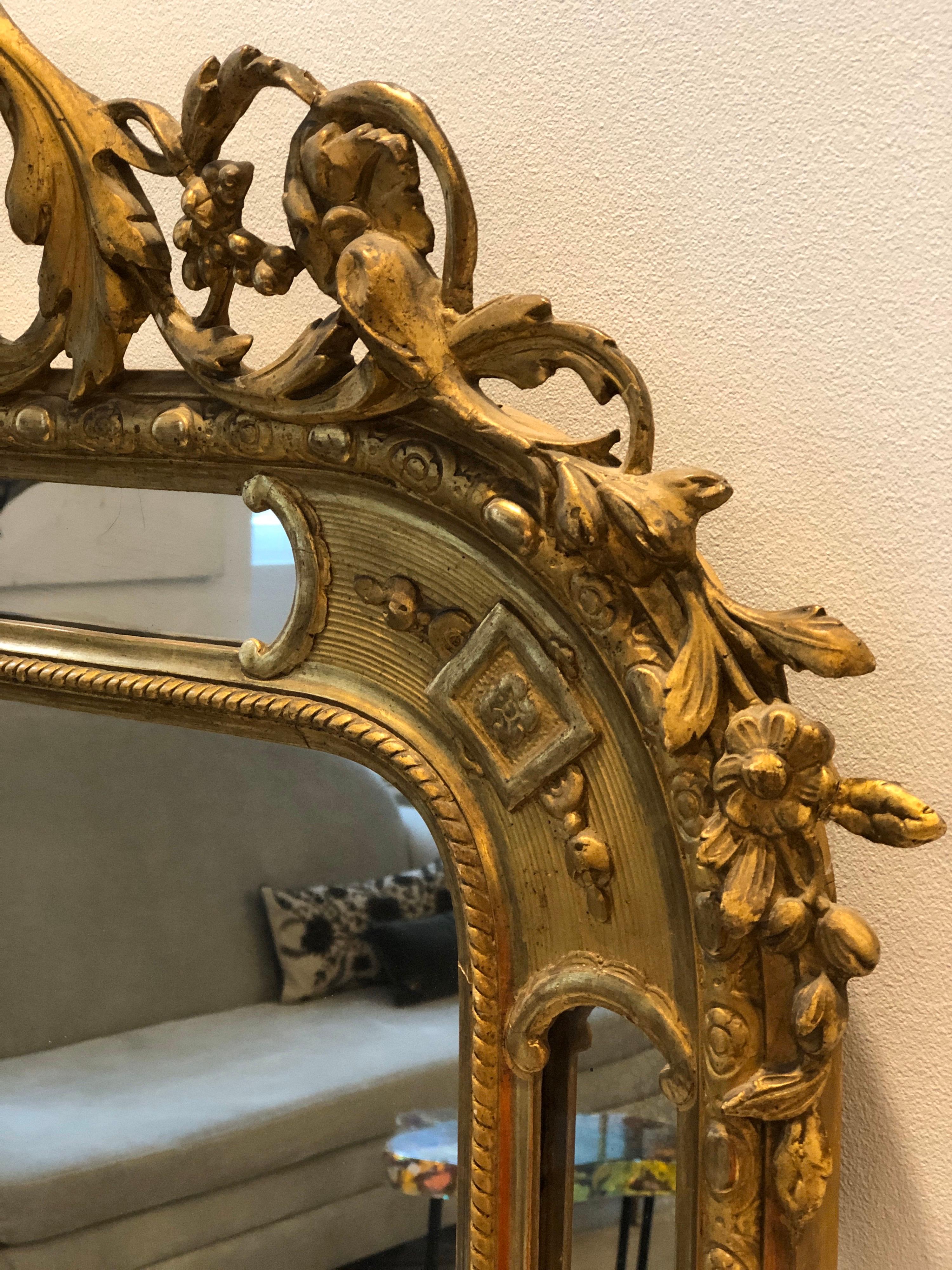 Large Glazing Beads Mirror in Giltwood Empress Eugenie's Head Early 19th Century In Good Condition In Paris, France