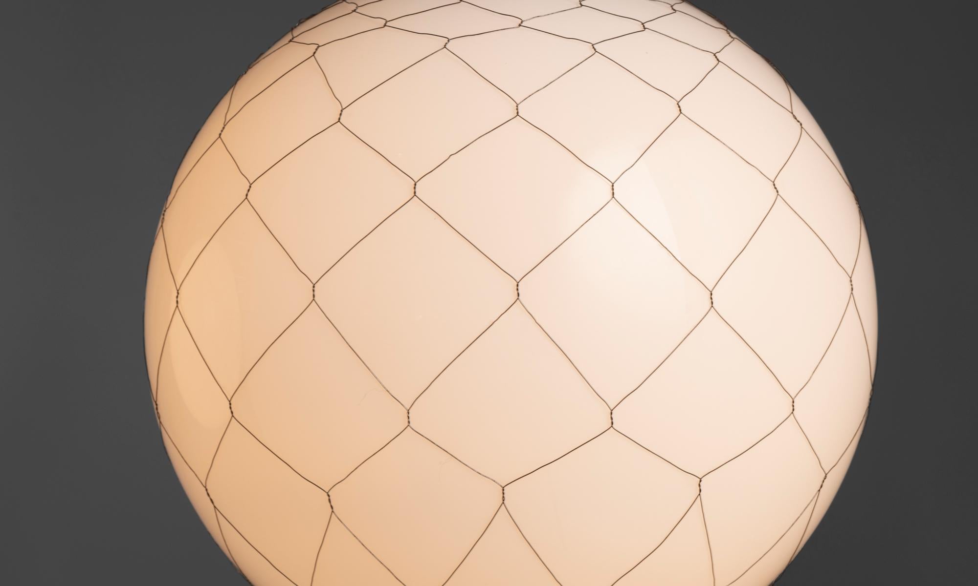 Ciondoli a forma di globo di grandi dimensioni Made in Italy In condizioni Nuovo in vendita a Culver City, CA