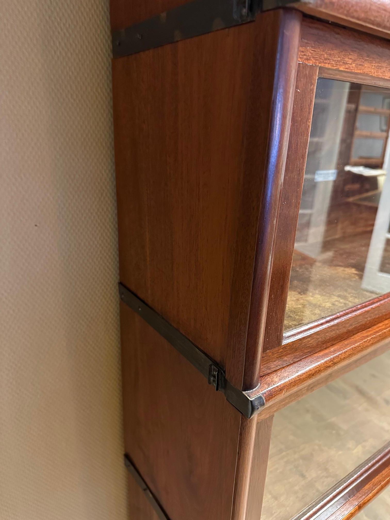 Large Globe Wernicke bookcase in vendita 7