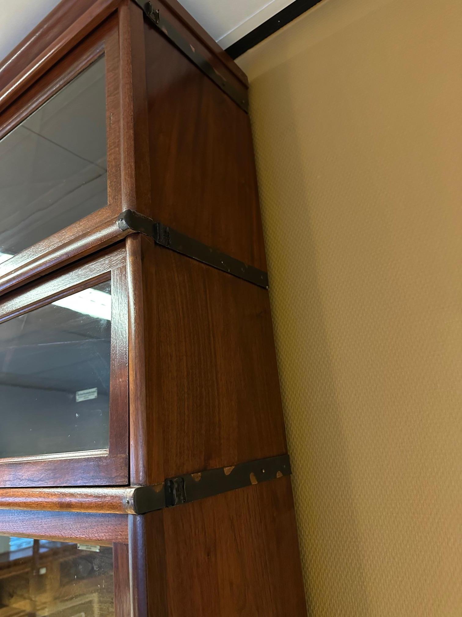 Large Globe Wernicke bookcase in vendita 8