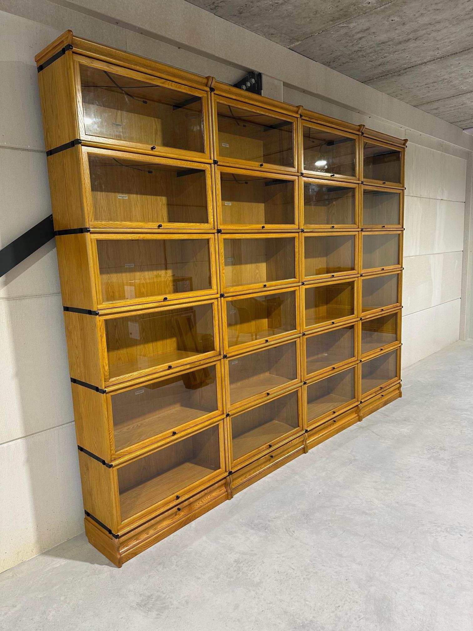 Large Globe Wernicke Bookcase In condizioni Nuovo in vendita a BEEKBERGEN, NL