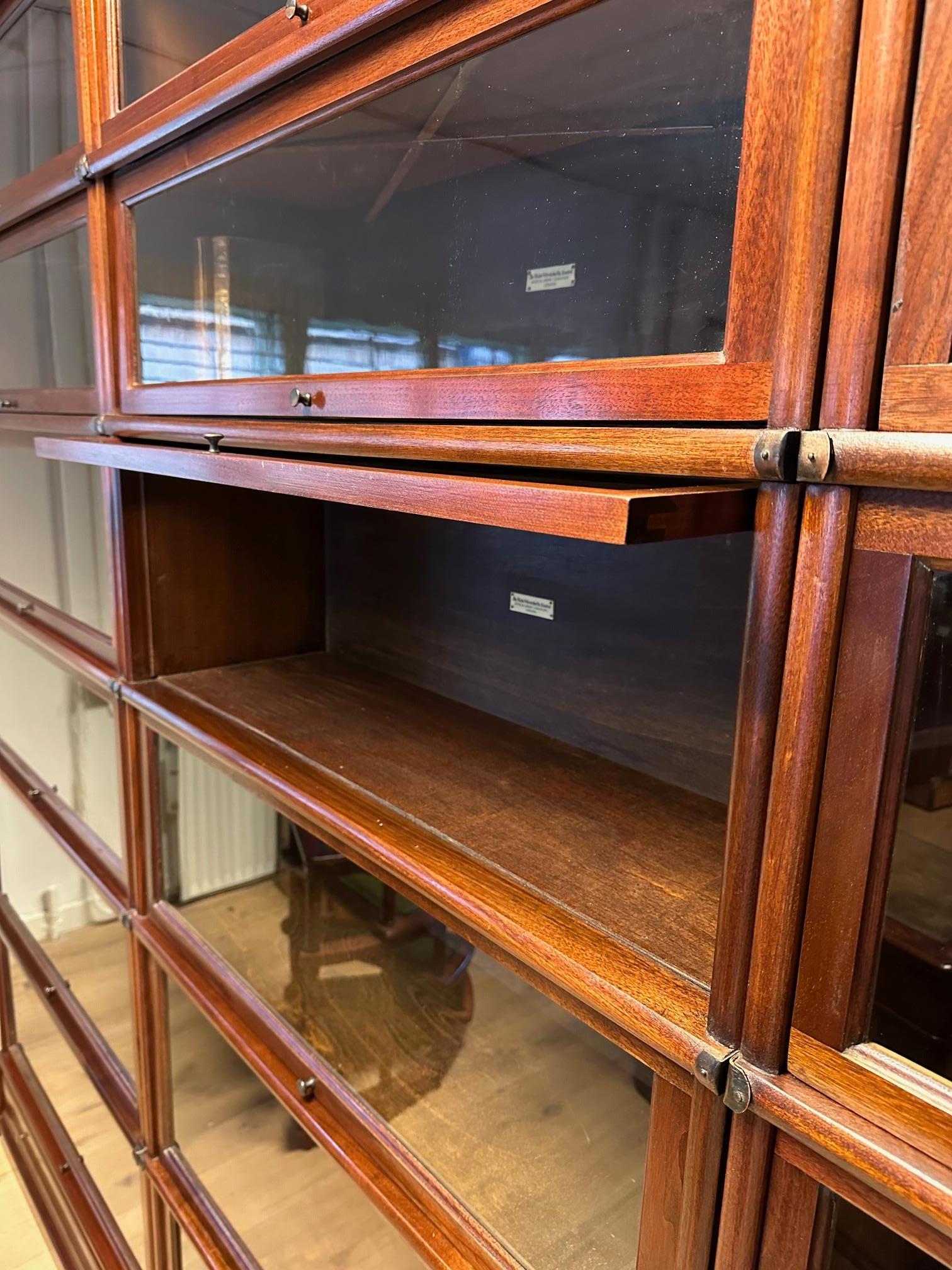 Large Globe Wernicke bookcase in vendita 2