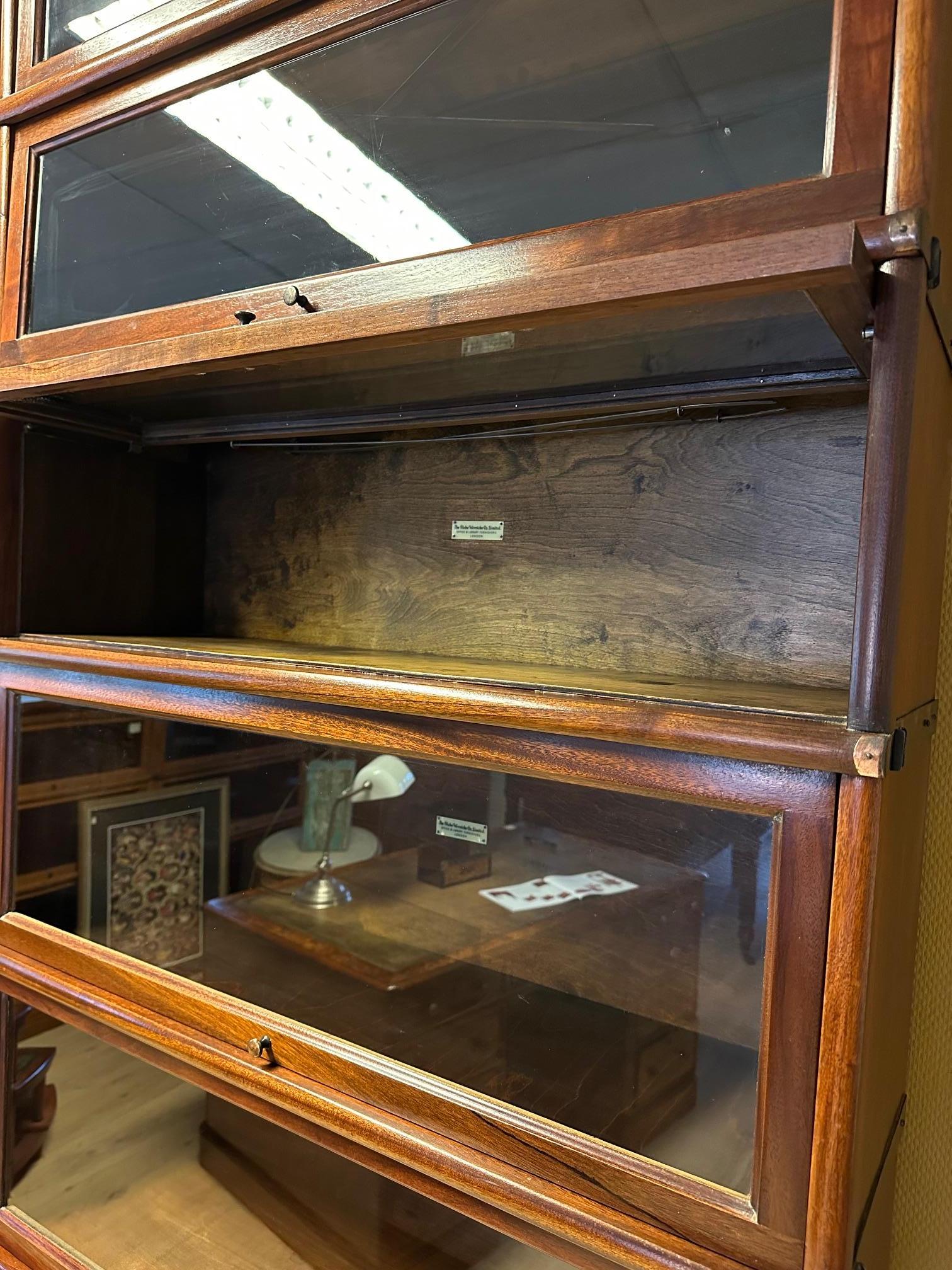 Large Globe Wernicke bookcase in vendita 3