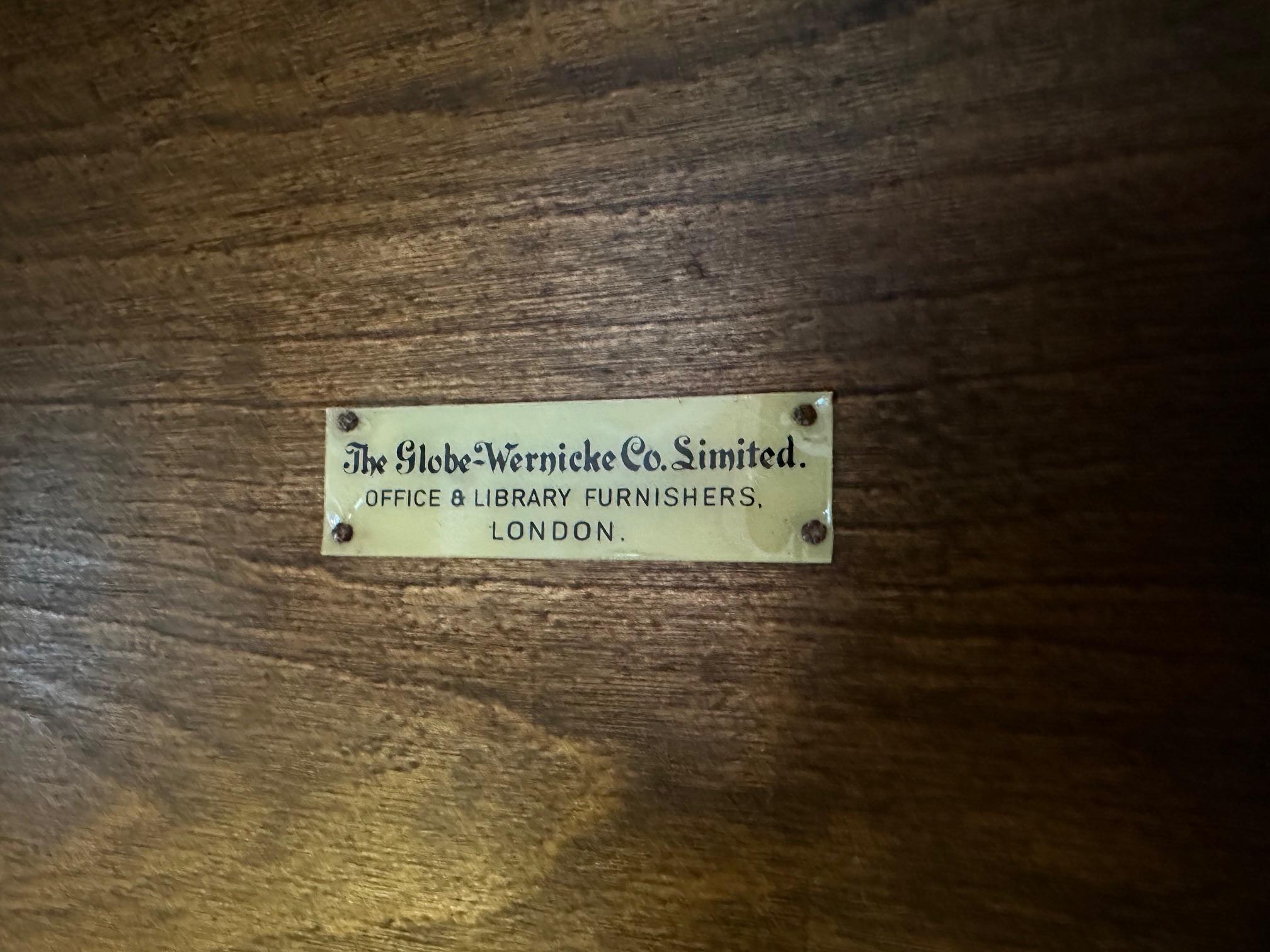 Large Globe Wernicke bookcase in vendita 4