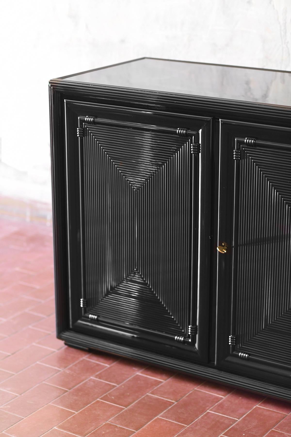 Late 20th Century Large glossy black lacquered sideboard For Sale