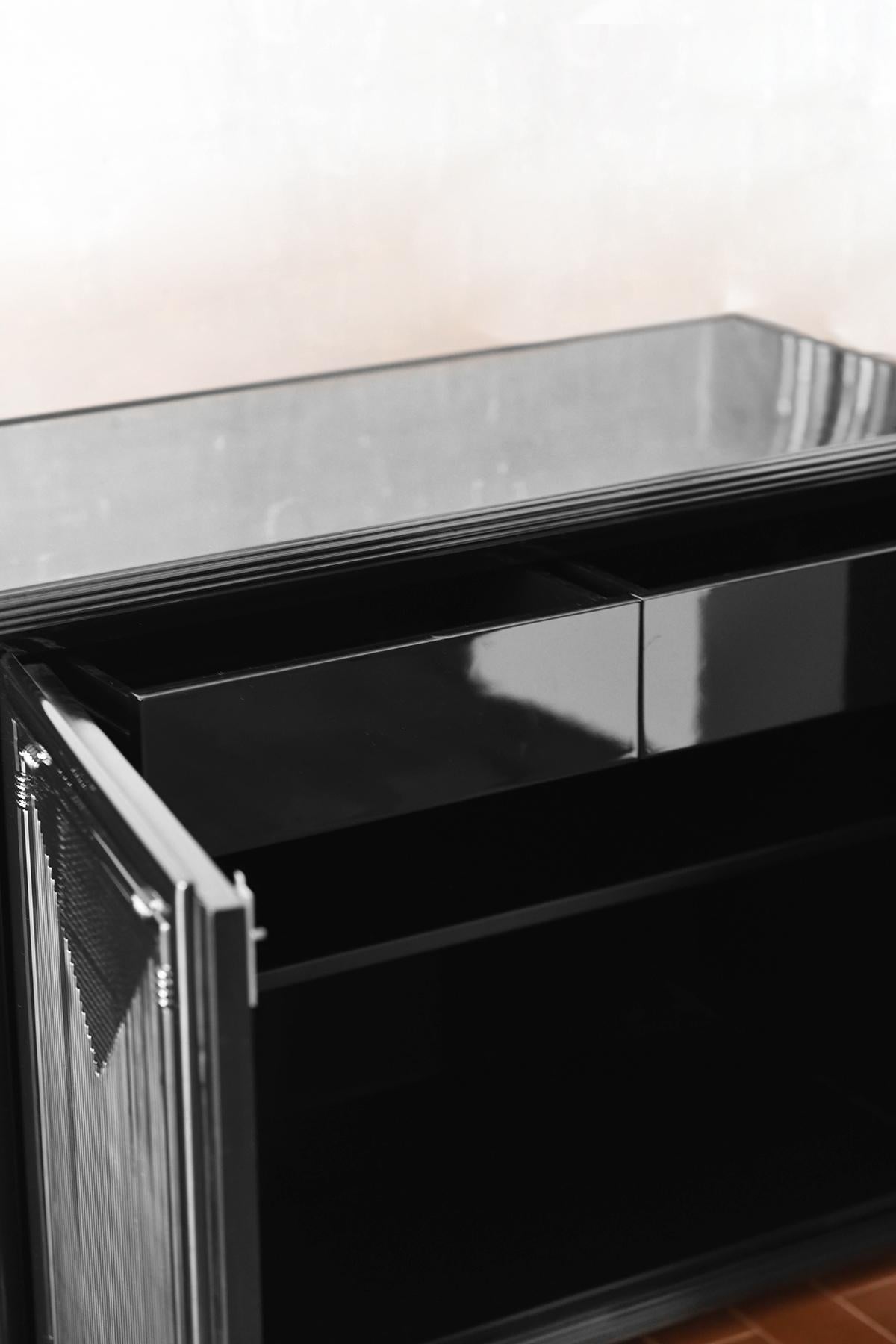 Large glossy black lacquered sideboard For Sale 2