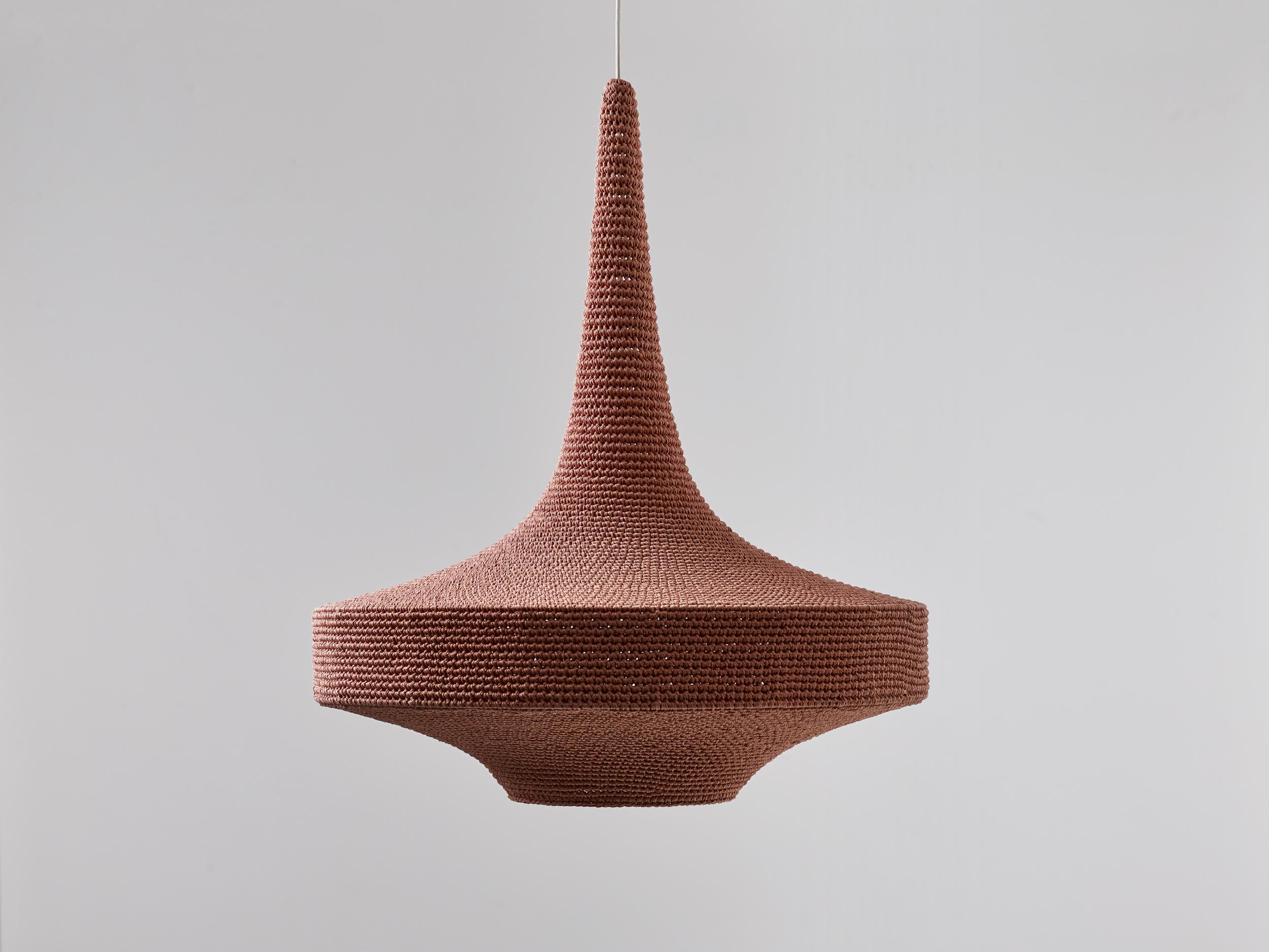 Large Glück pendant lamp by Naomi Paul
Dimensions: D 80 x H 90 cm
Materials: Metal frame, Egyptian cotton cord.
Color: Dusky Pink.
Available in other colors and in 4 sizes: D 50, D 60, D 80, D 100 cm.
Available in plain or two tone color