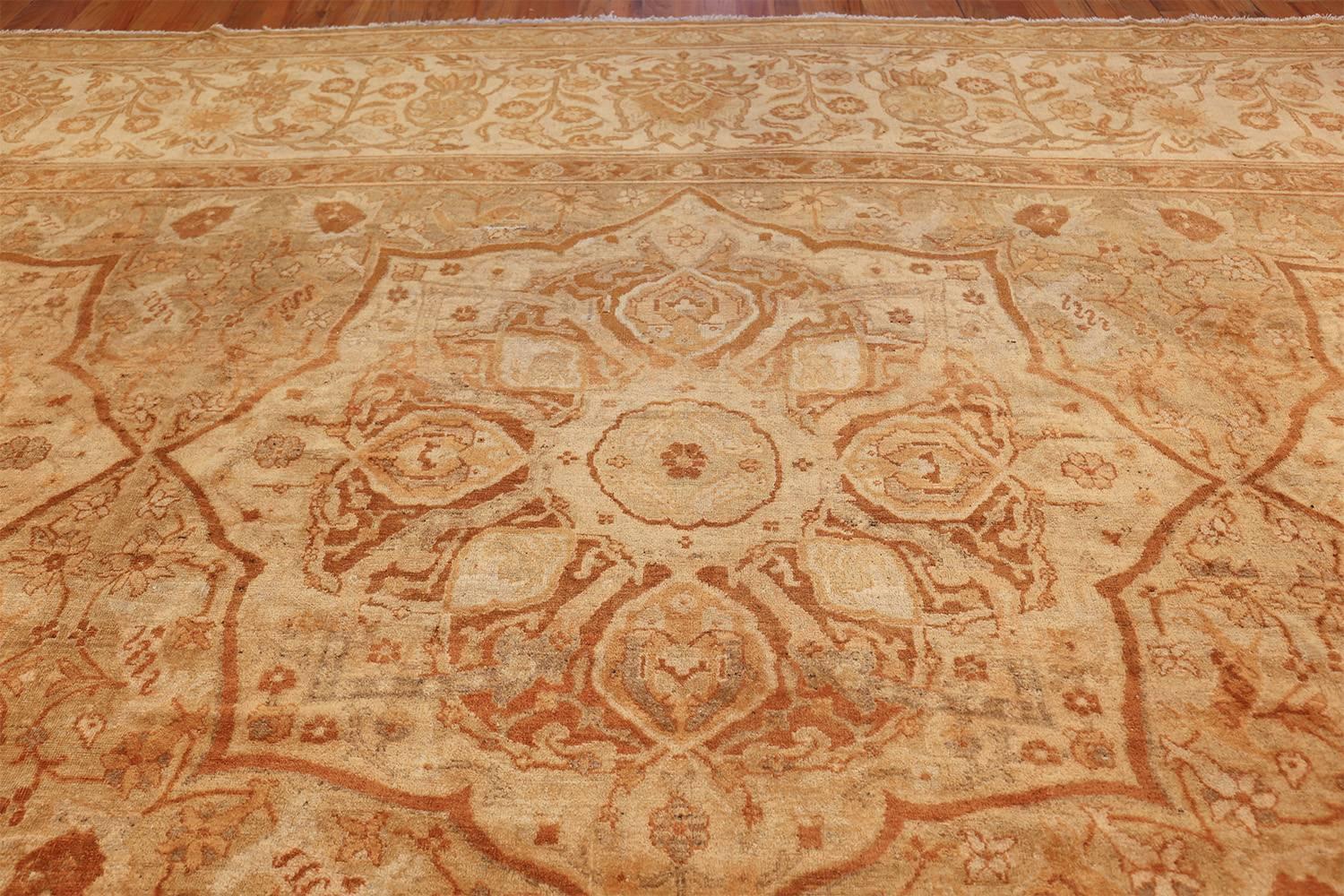 Antique Indian Agra Rug. Size: 16 ft x 19 ft 6 in For Sale 4