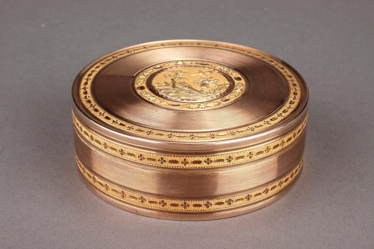 Louis XV Grande boîte à bonbons en or 18ème siècle en vente
