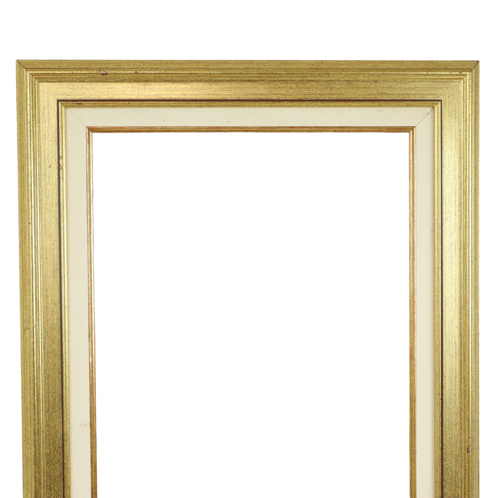 Marco Grande Dorado Marco Clásico de Madera de Pino Dorado 62x54cm siglo XX en venta