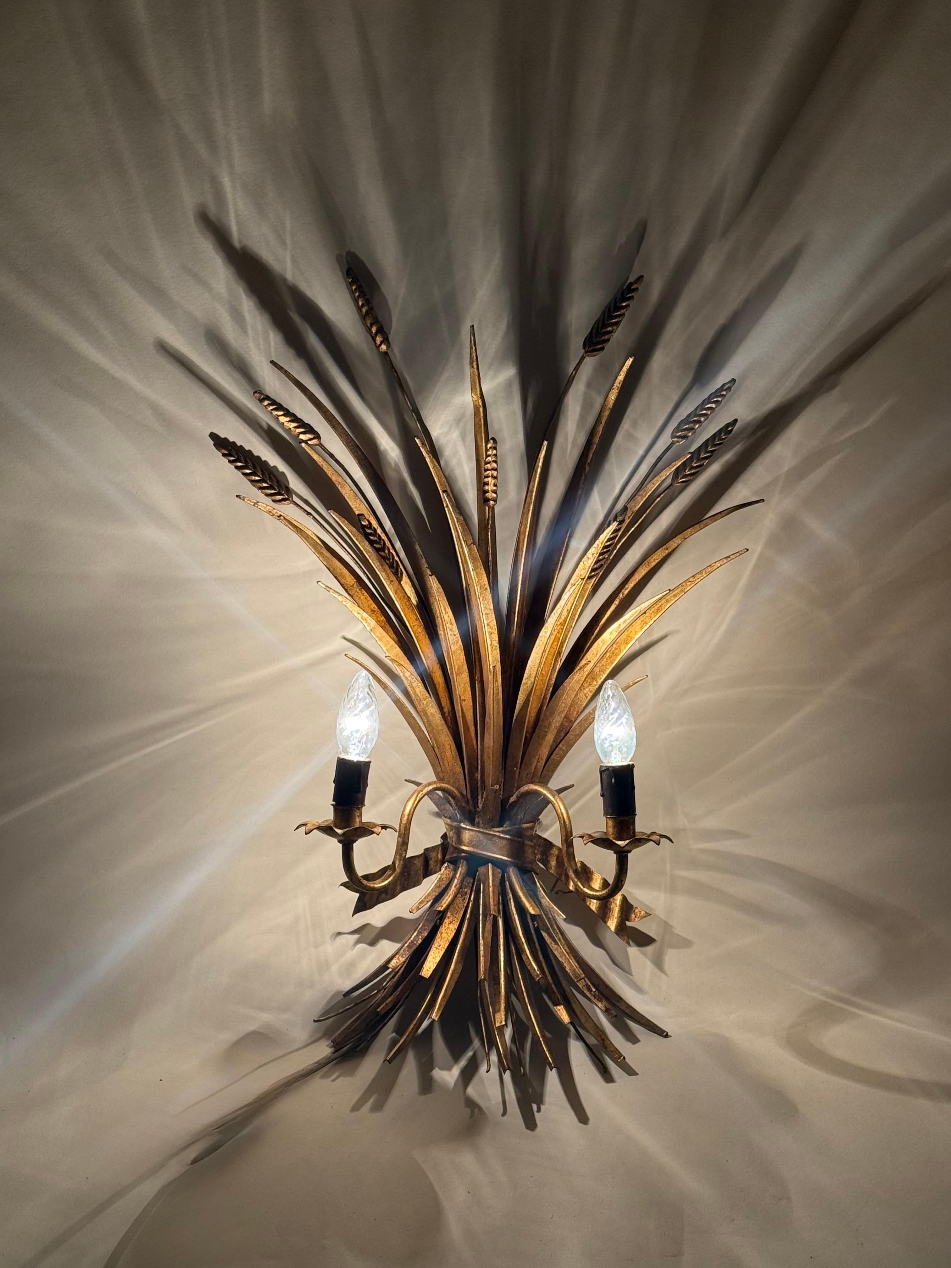 Grande applique Hollywood Regency Mal à feuilles d'or de Hans Kögl en vente 7