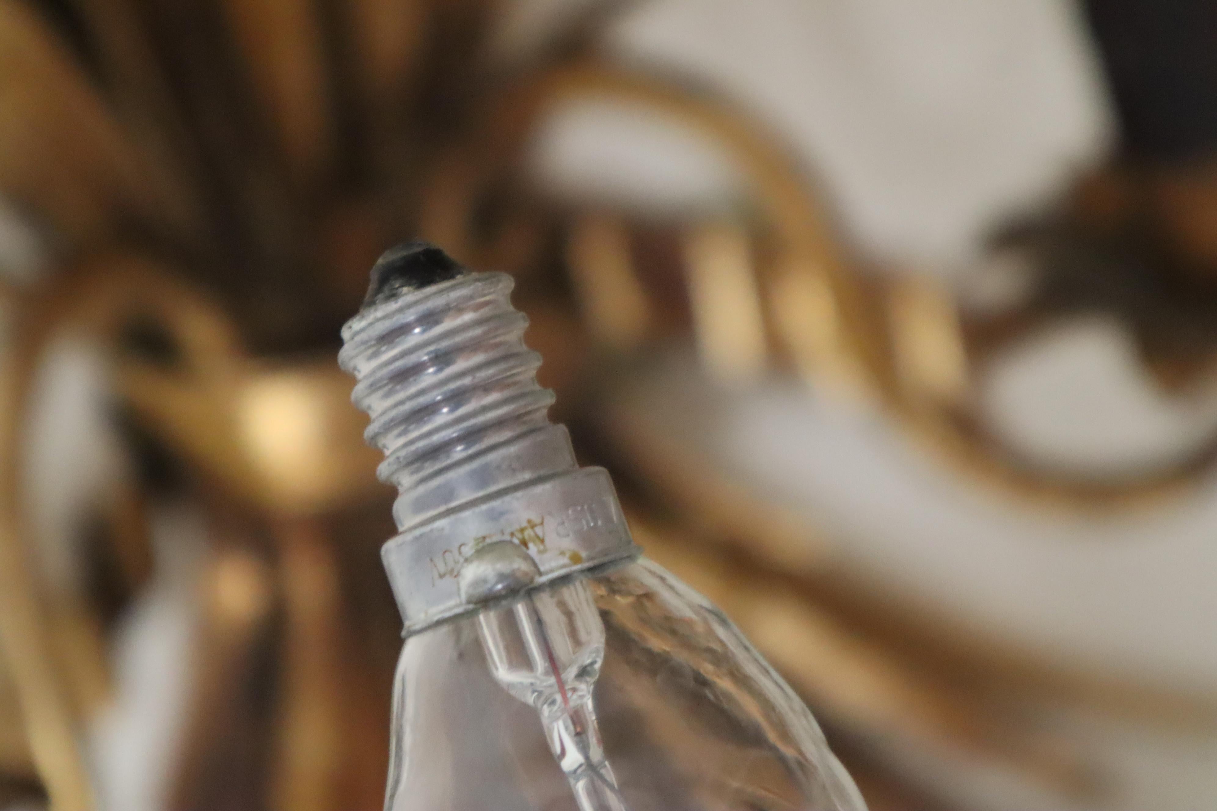 Grande applique Hollywood Regency Mal à feuilles d'or de Hans Kögl Bon état - En vente à Hannover, DE