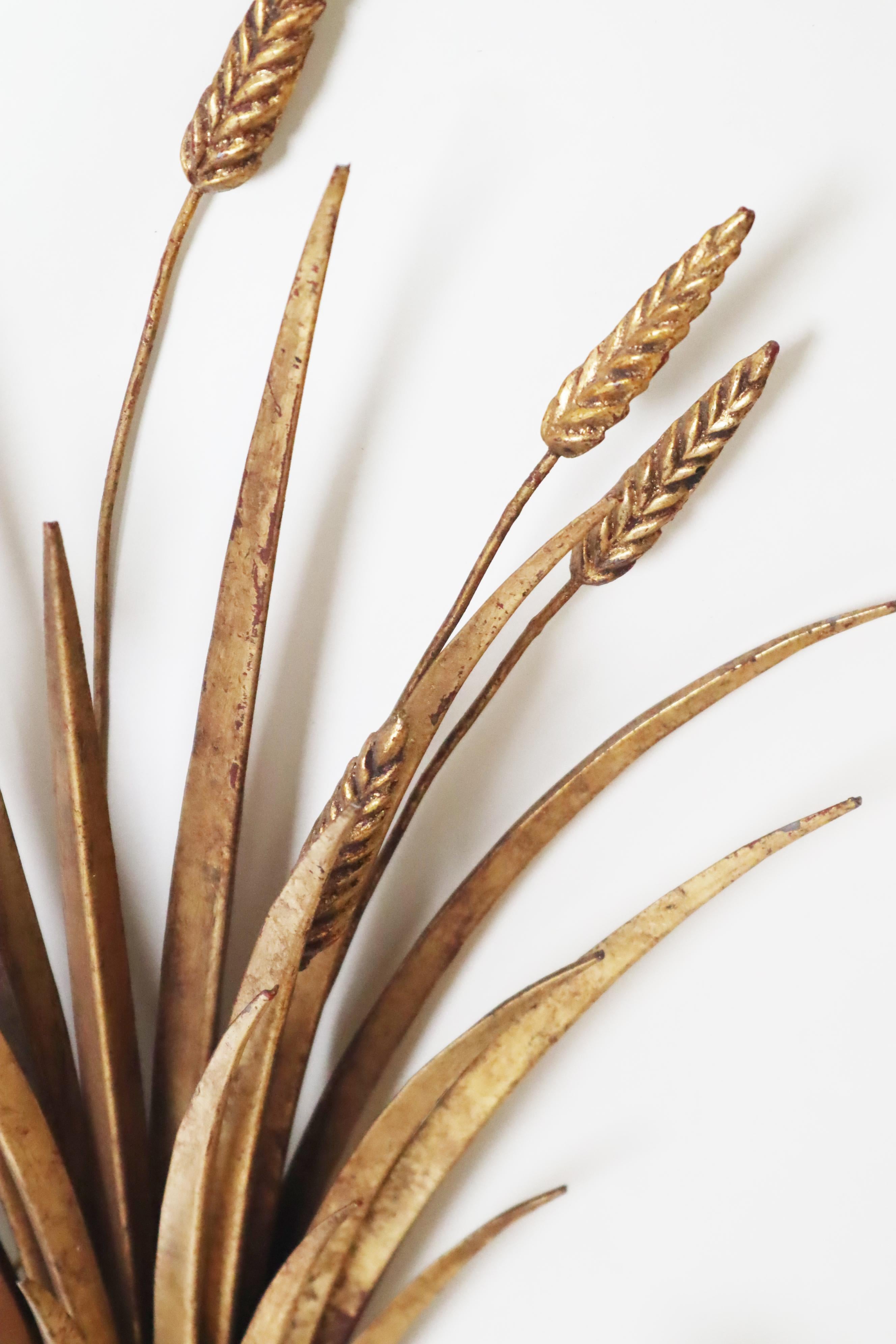 Métal Grande applique Hollywood Regency Mal à feuilles d'or de Hans Kögl en vente