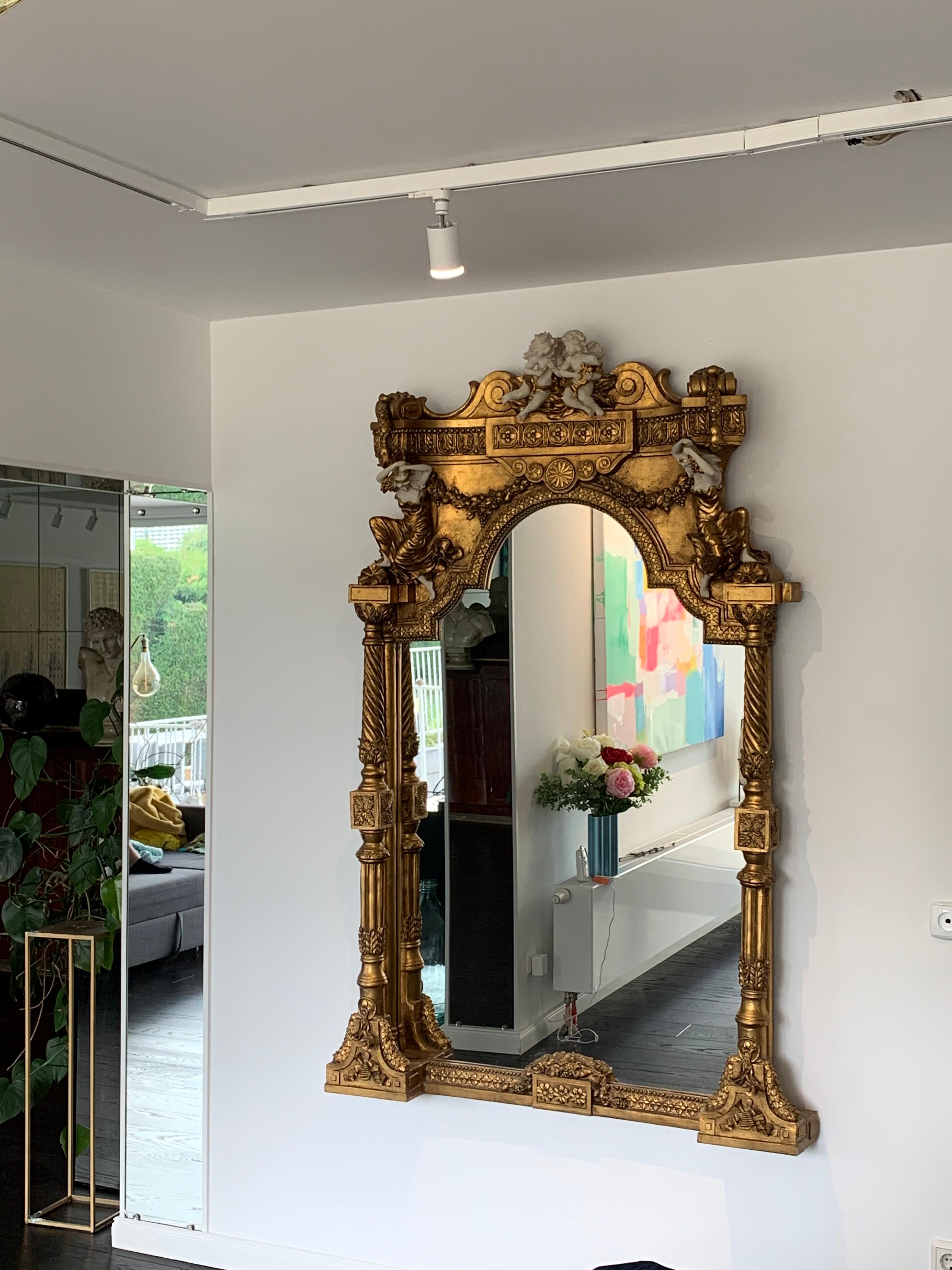 Grand miroir et table console du 20ème siècle en cuir doré avec plateau en marbre en vente 10