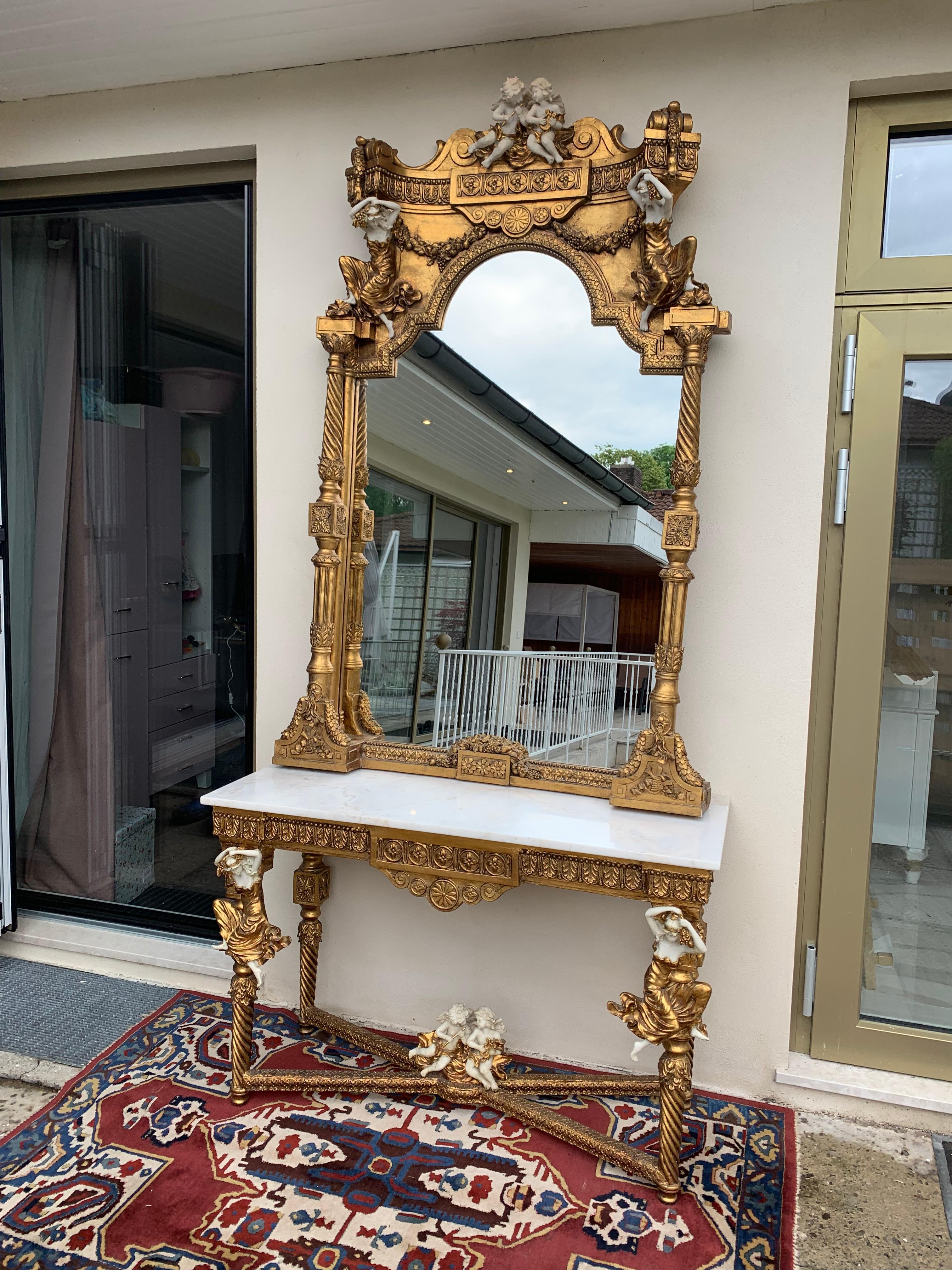 Grand miroir et table console du 20ème siècle en cuir doré avec plateau en marbre en vente 12