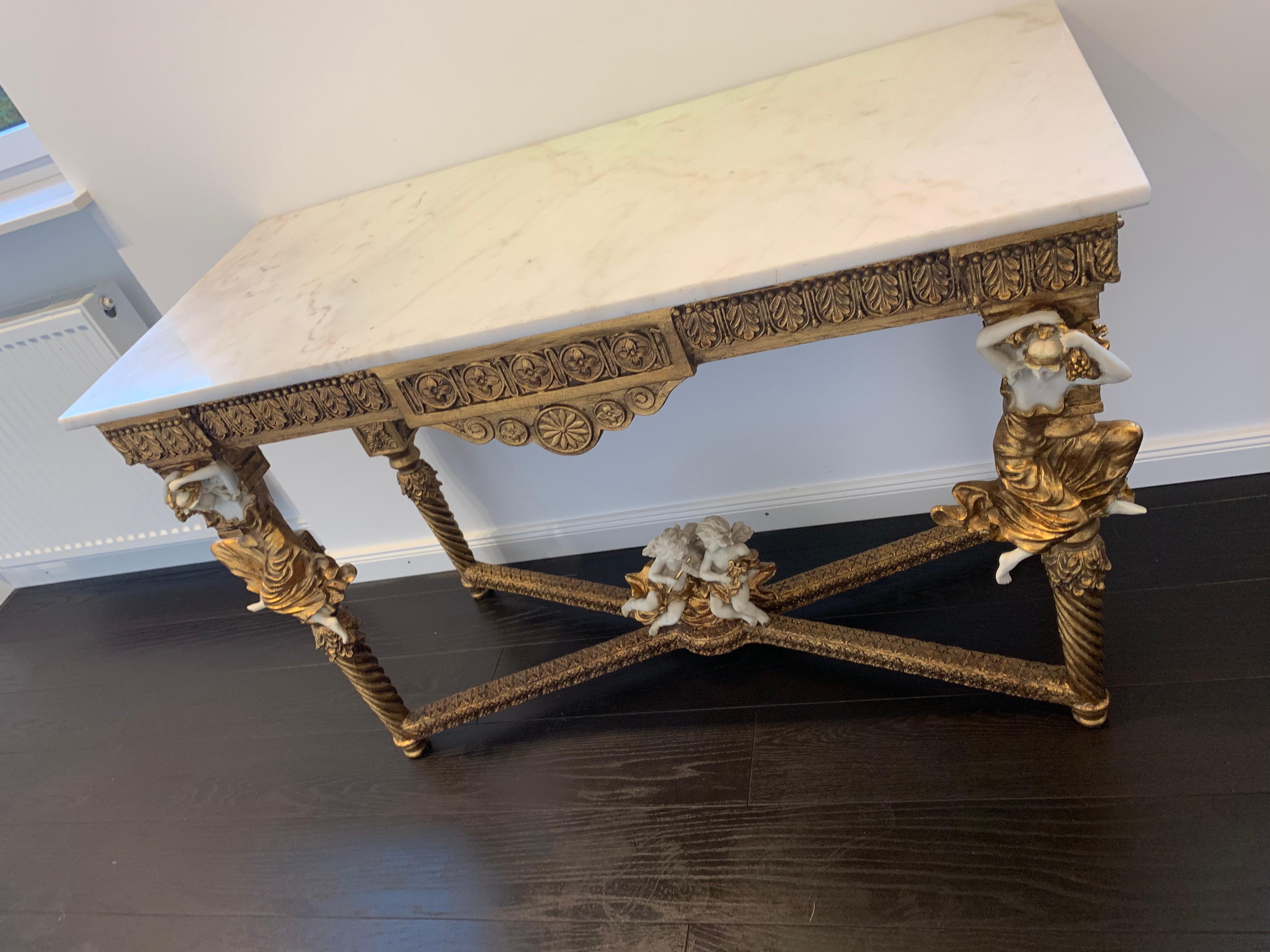 20ième siècle Grand miroir et table console du 20ème siècle en cuir doré avec plateau en marbre en vente