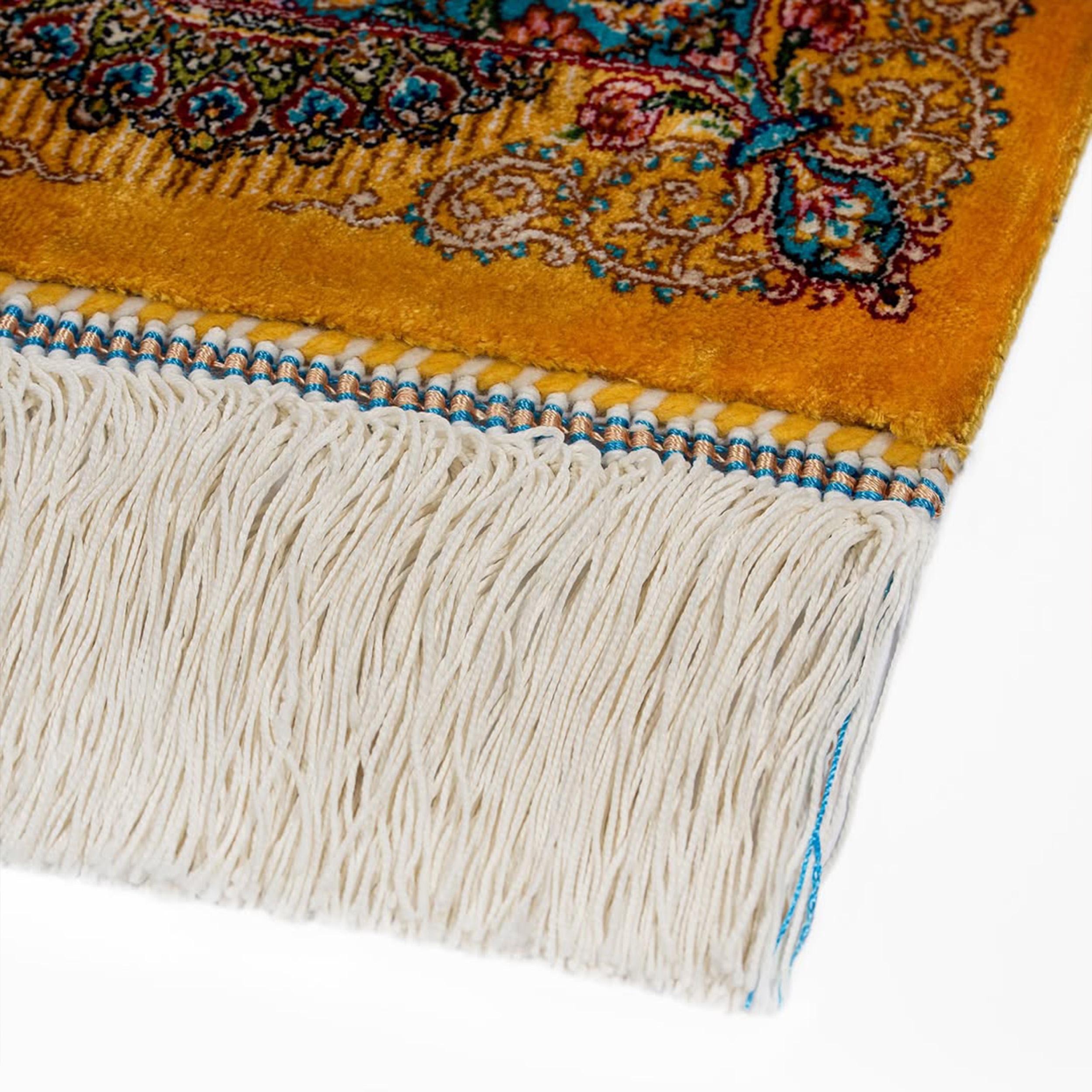 Seta Tappeto in seta stile Isfahan con medaglione d'oro grande, 2x3m per l'arredamento d'interni in vendita