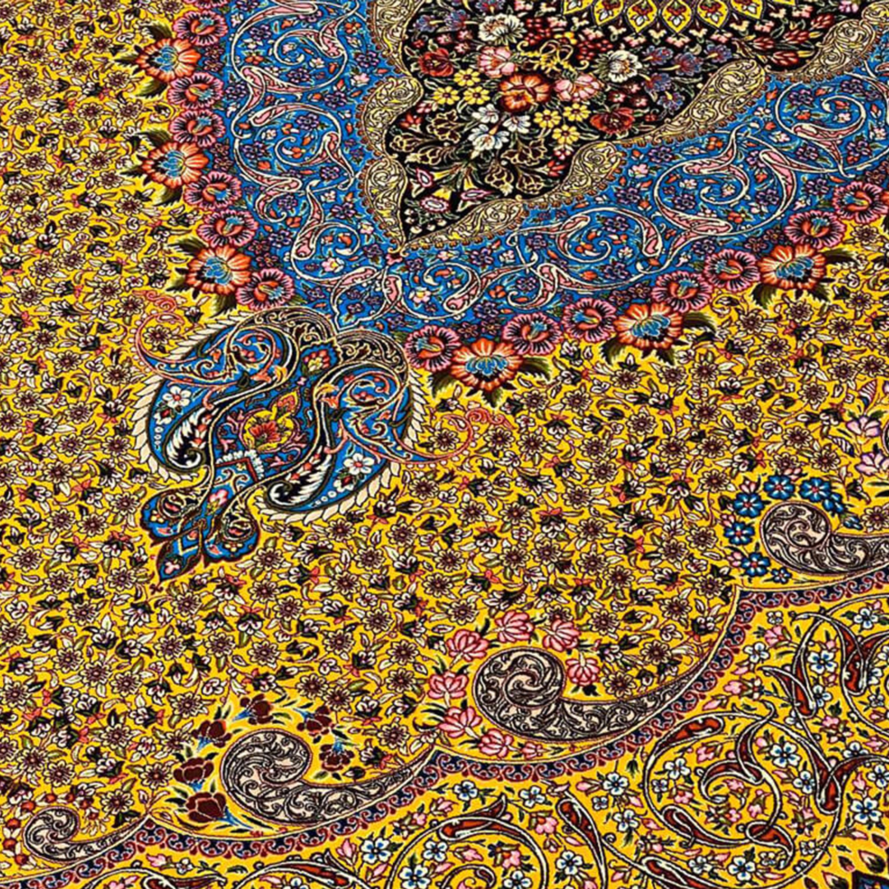 Tappeto in seta stile Isfahan con medaglione d'oro grande, 2x3m per l'arredamento d'interni in vendita 1