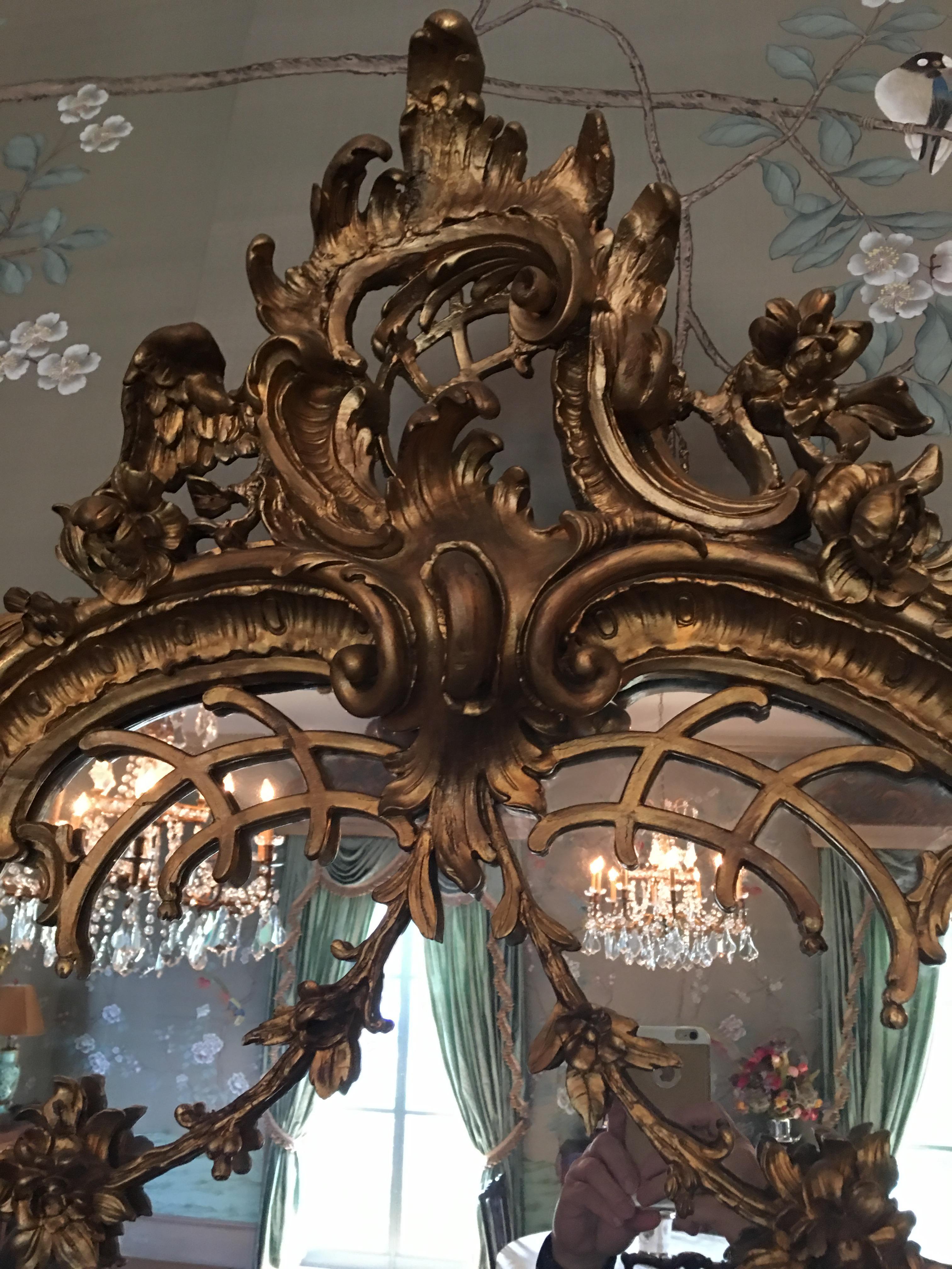 Großer Spiegel aus Gildeholz im chinesischen Stil:: Anfang 20 (20. Jahrhundert) im Angebot