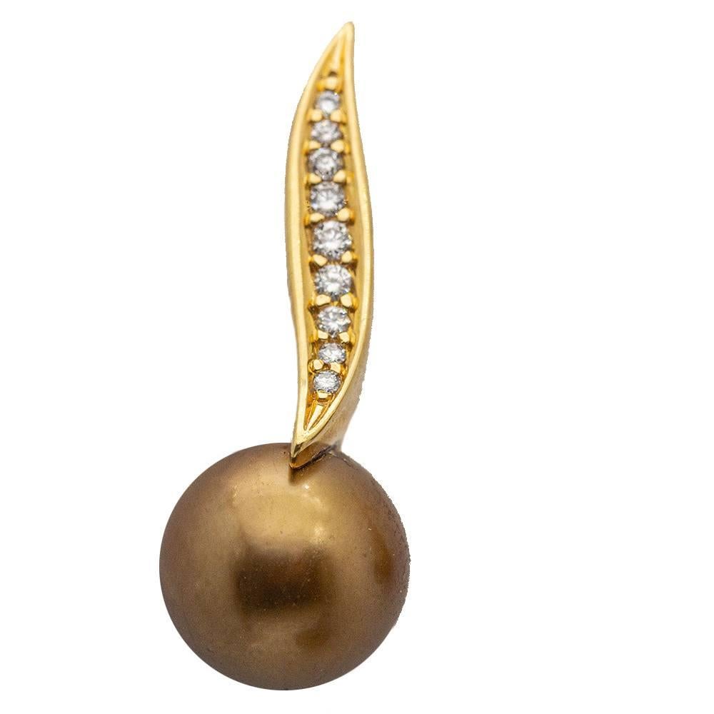 Women's LARGÉ Gold, Pearl and Diamond Earrings For Sale