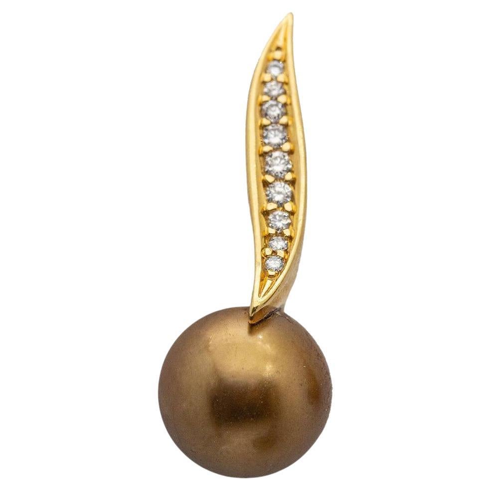 LARGÉ Gold, Pearl and Diamond Earrings For Sale