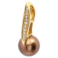 Used LARGÉ Gold, Pearl and Diamond Pendant