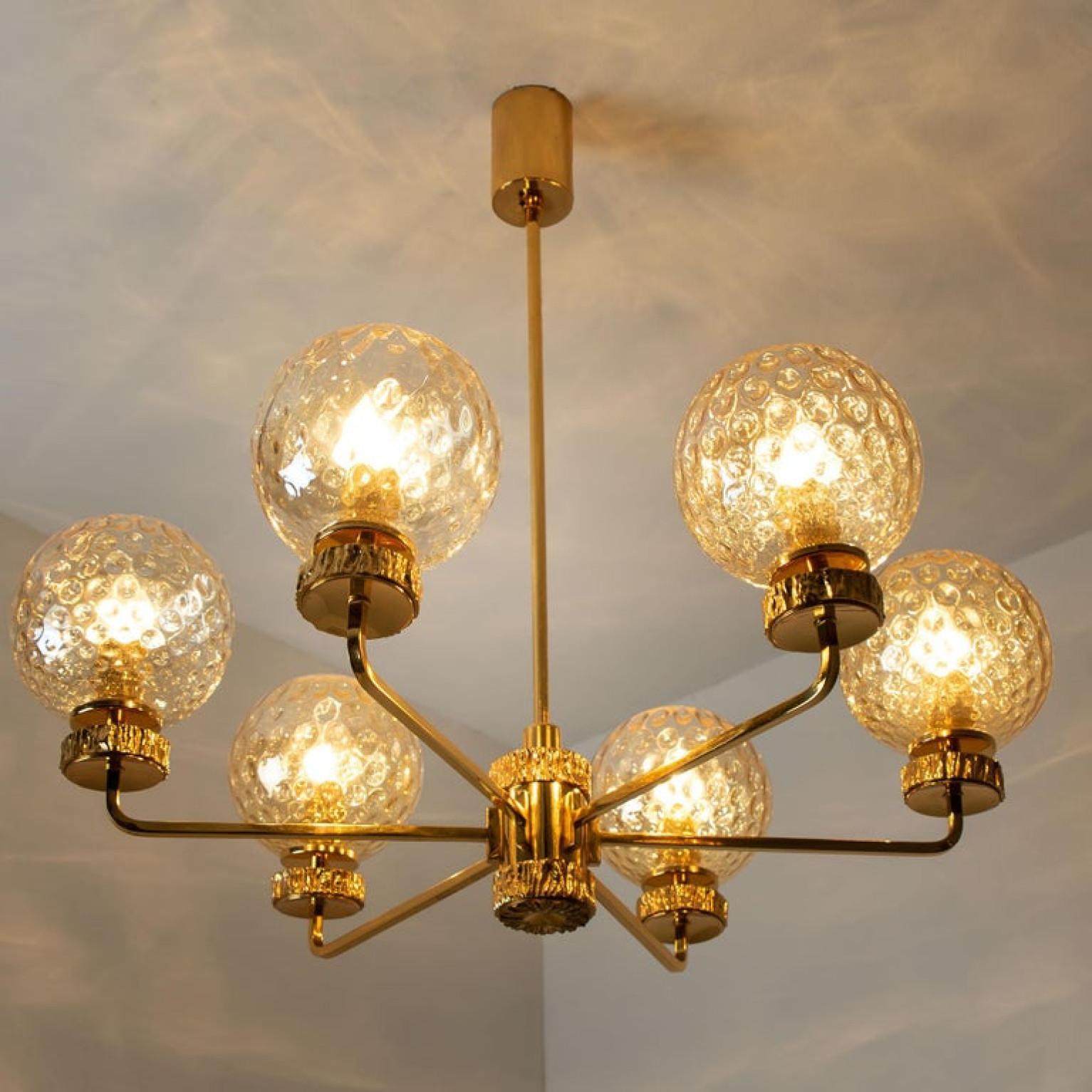 Large Gold-Plated Blown Glass Chandelier in the Style of Brotto, Italy For Sale 3