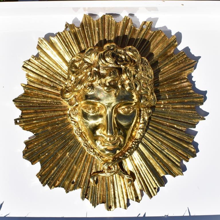 Large Gold-Plated Solid Metal Medusa Head Cabinet Hardware Starburst Medallion In Good Condition In Oklahoma City, OK