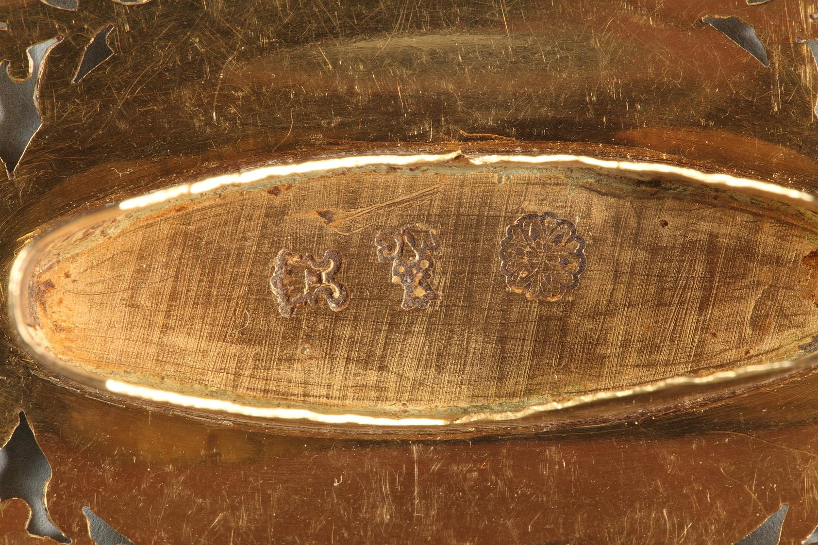 Large gold spool. louis xv period of Mathieu Coigny For Sale 6