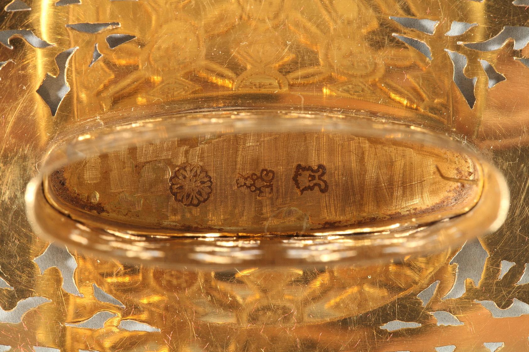 Large gold spool. louis xv period of Mathieu Coigny For Sale 7