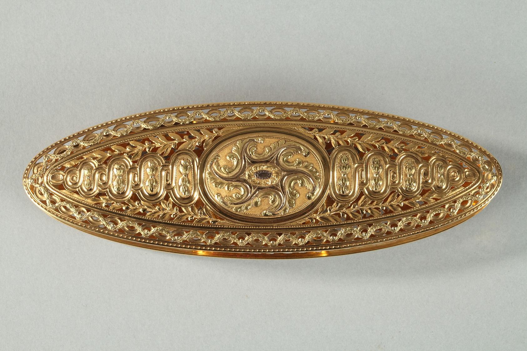 Large gold spool. louis xv period of Mathieu Coigny For Sale 2