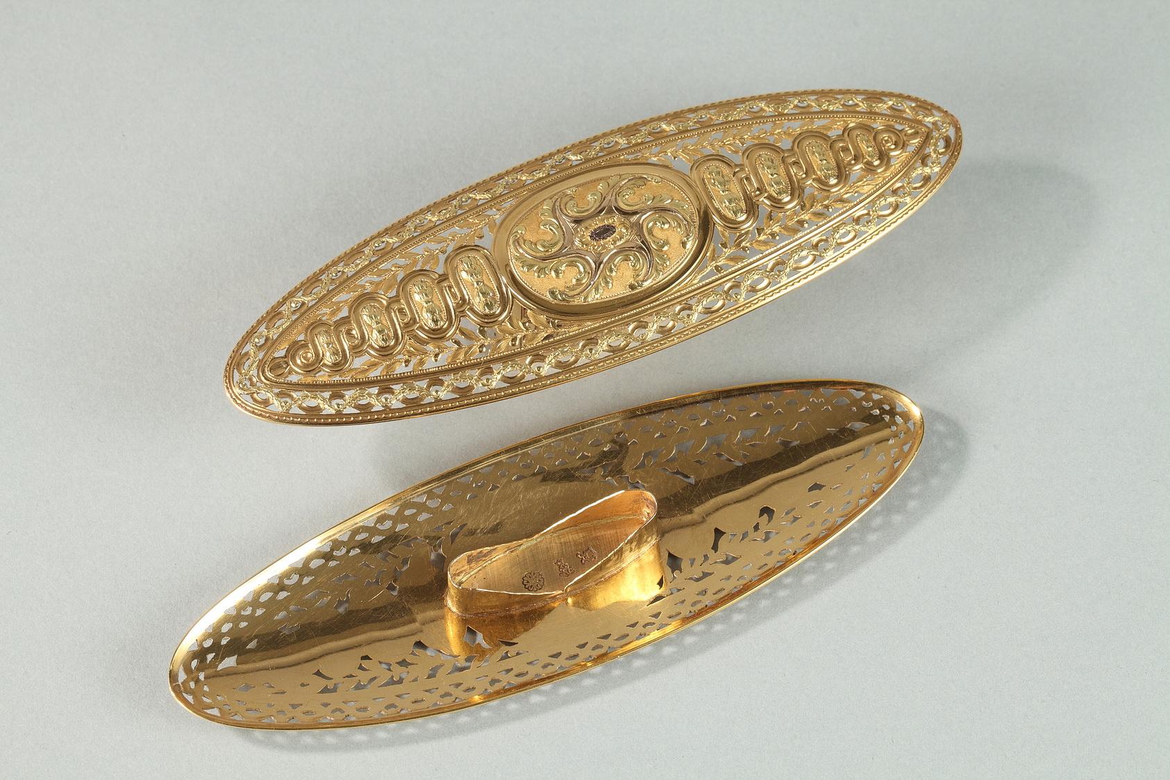 Large gold spool. louis xv period of Mathieu Coigny For Sale 5