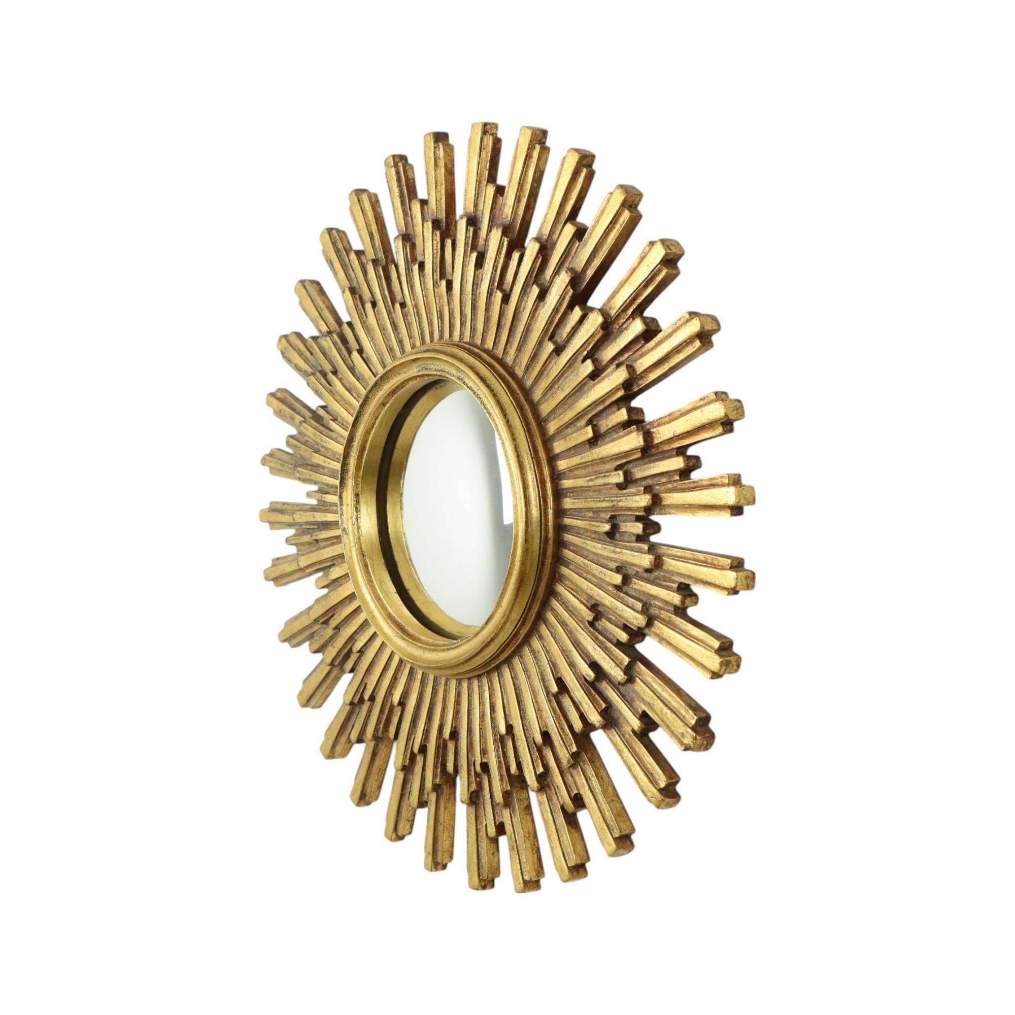 Large Gold Sun Mirror Sunburst Resine Convex 56cm In Good Condition In Poperinge, BE
