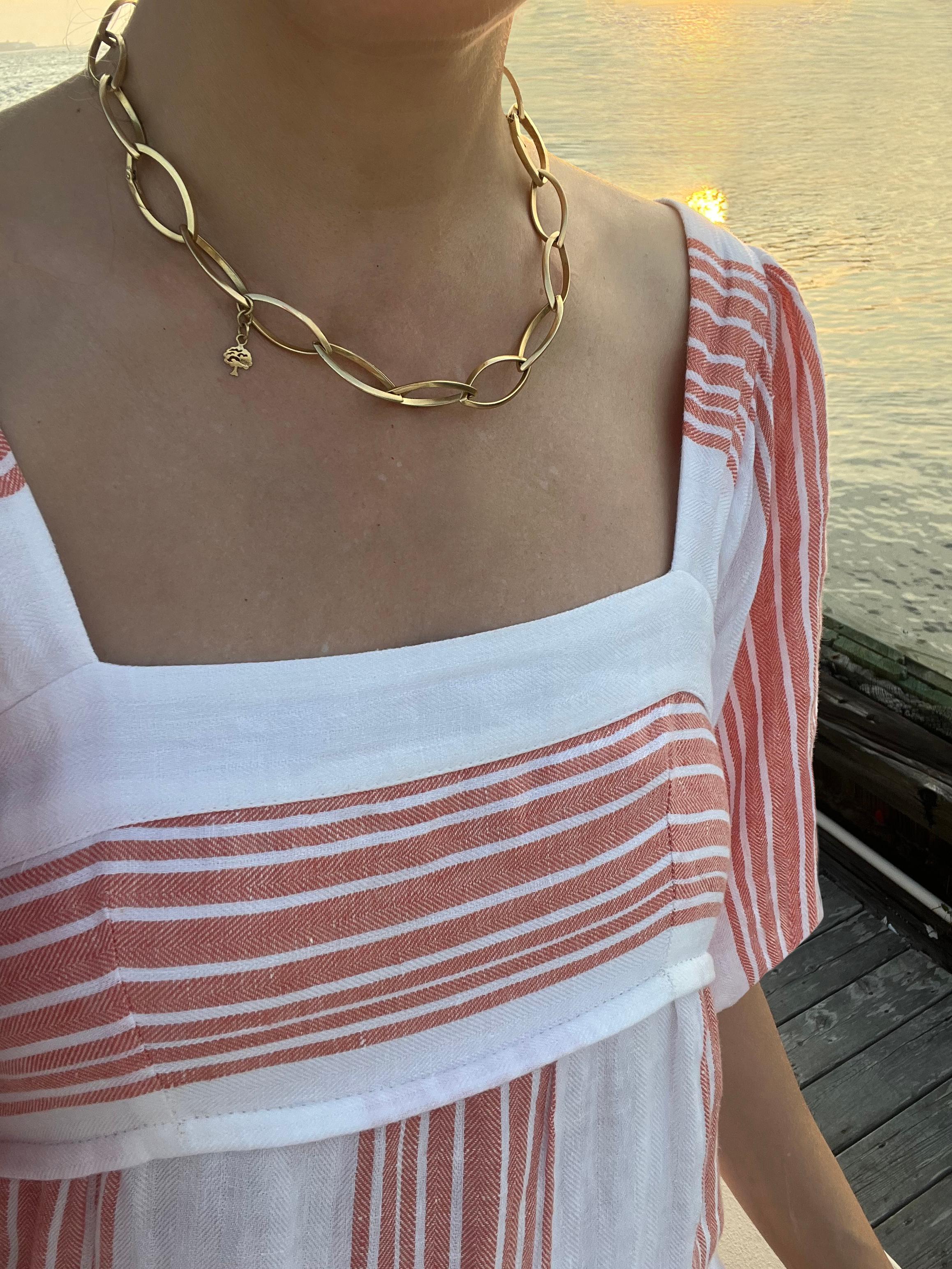 Collana o bracciale a triangolo d'oro grande A Link in vendita 1
