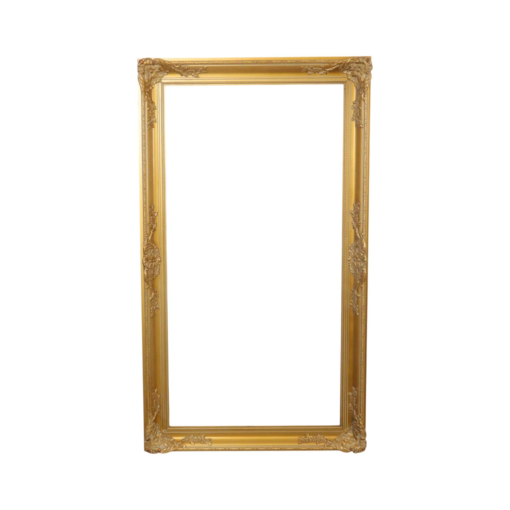 Large golden pine frame with a beautiful age patina, XL size, entirely in classic Baroque style, decorated with elegant acanthus leaves and patterns, XL size, vintage object from circa the mid-20th century.

A lovely size frame for creative