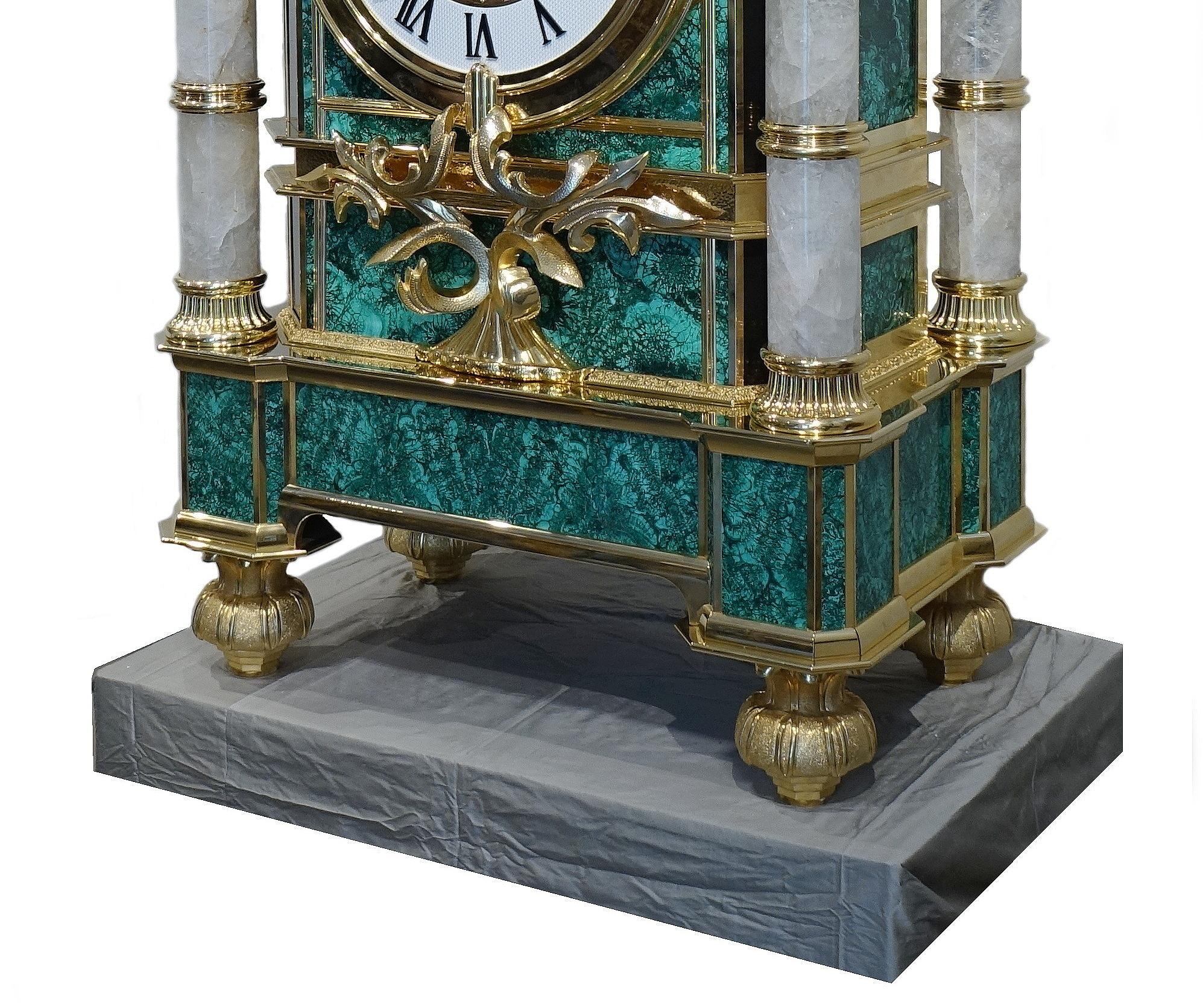 Large clock in golden bronze, malachite and rock crystal For Sale 7