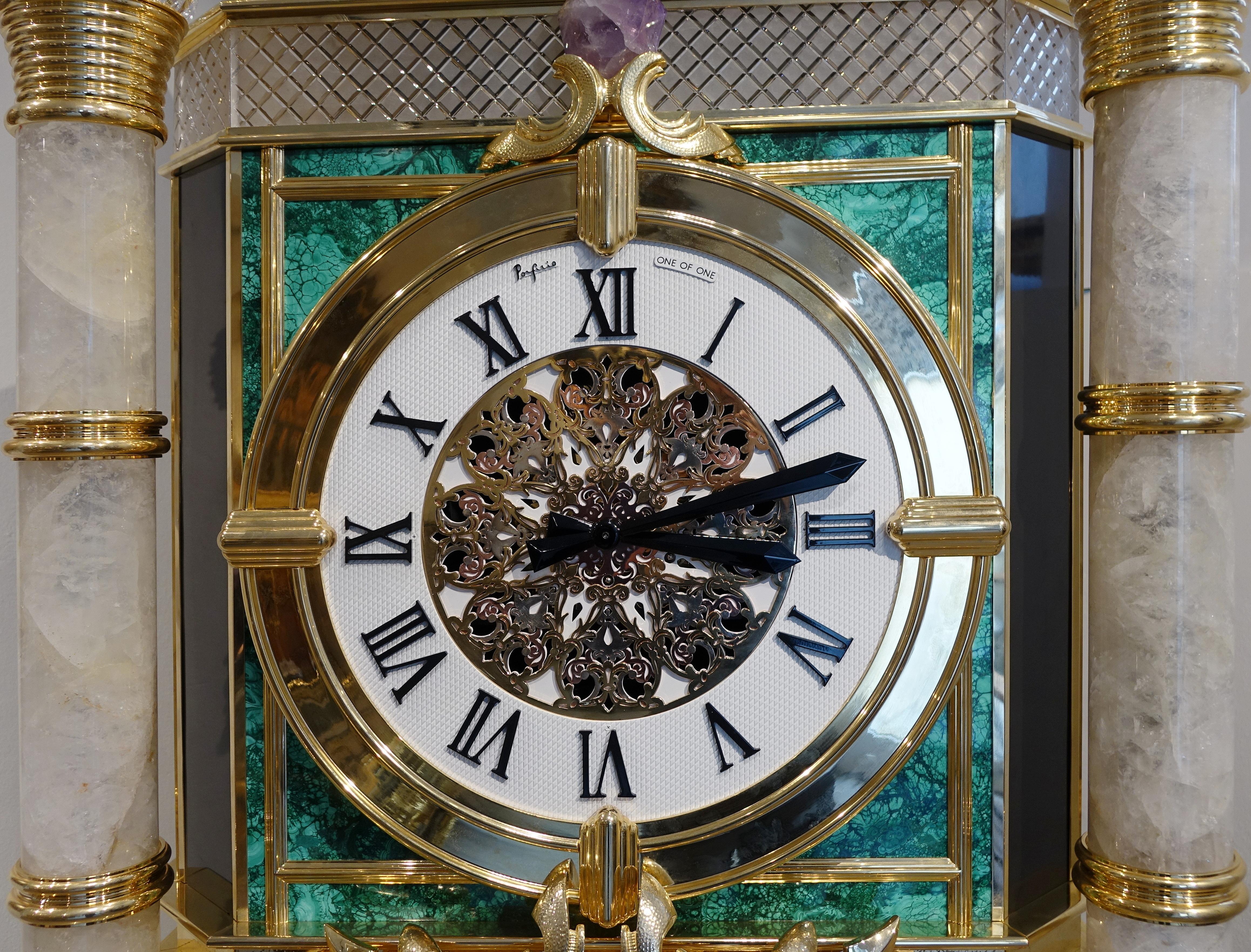 Large clock in golden bronze, malachite and rock crystal For Sale 9