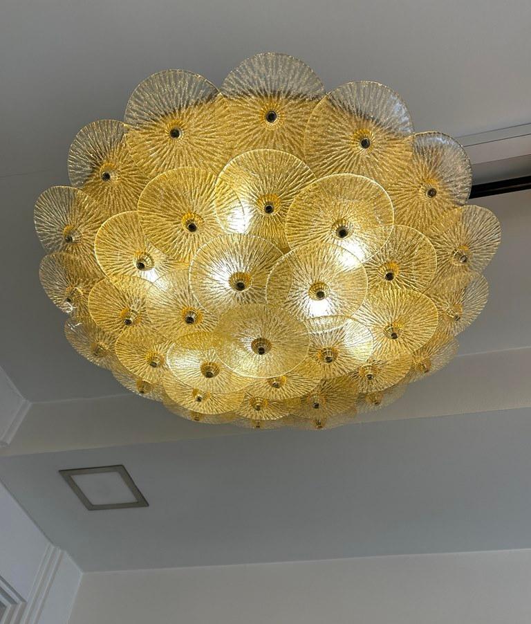 XX secolo Grande lampada da soffitto in cristallo dorato in vendita
