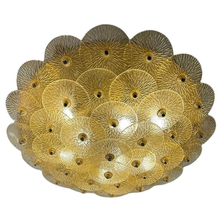 Grande lampada da soffitto in cristallo dorato