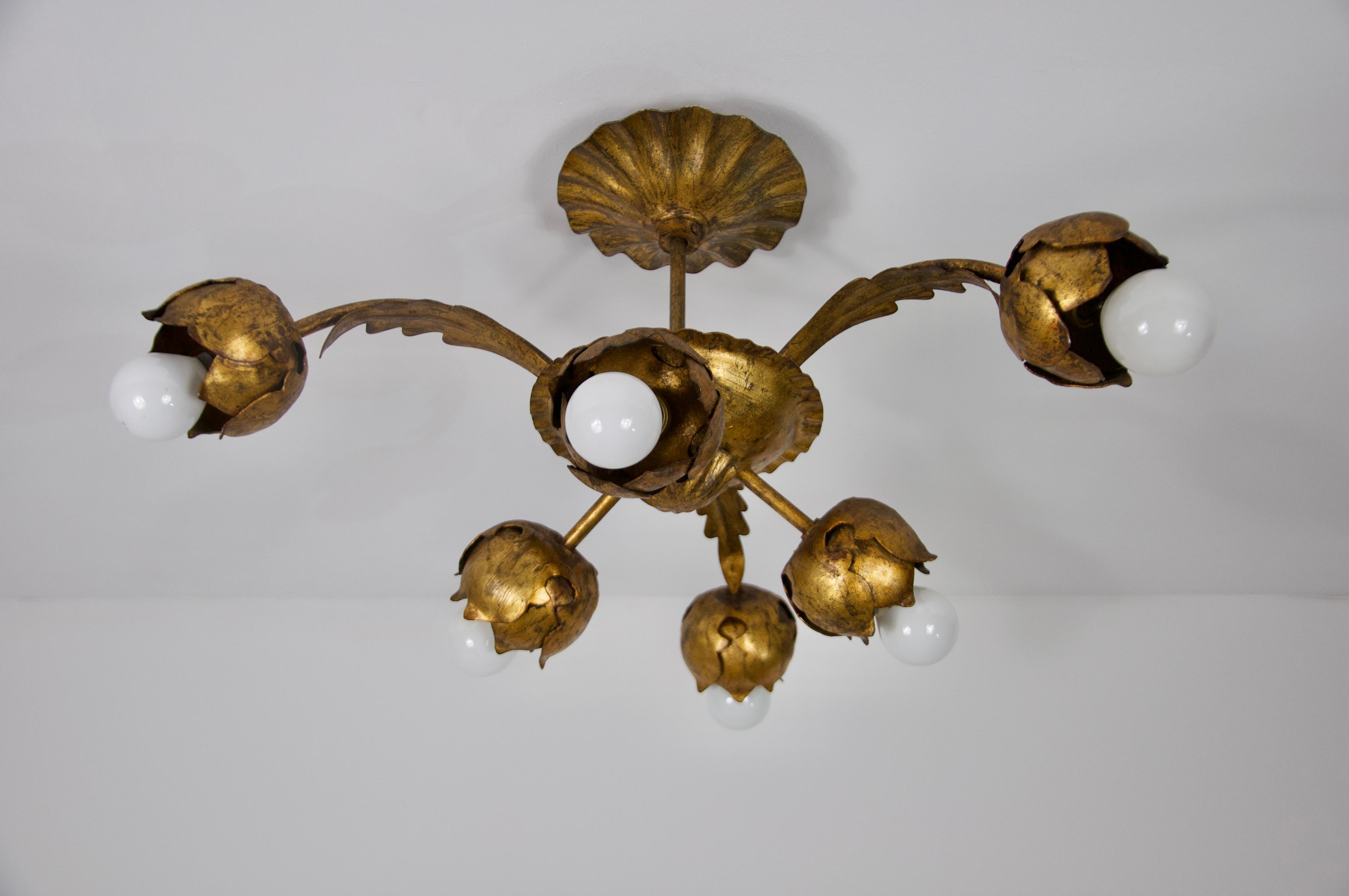 Large Golden Florentine Flower Shape Ceiling Lamp, Italy, 1970s For Sale 1