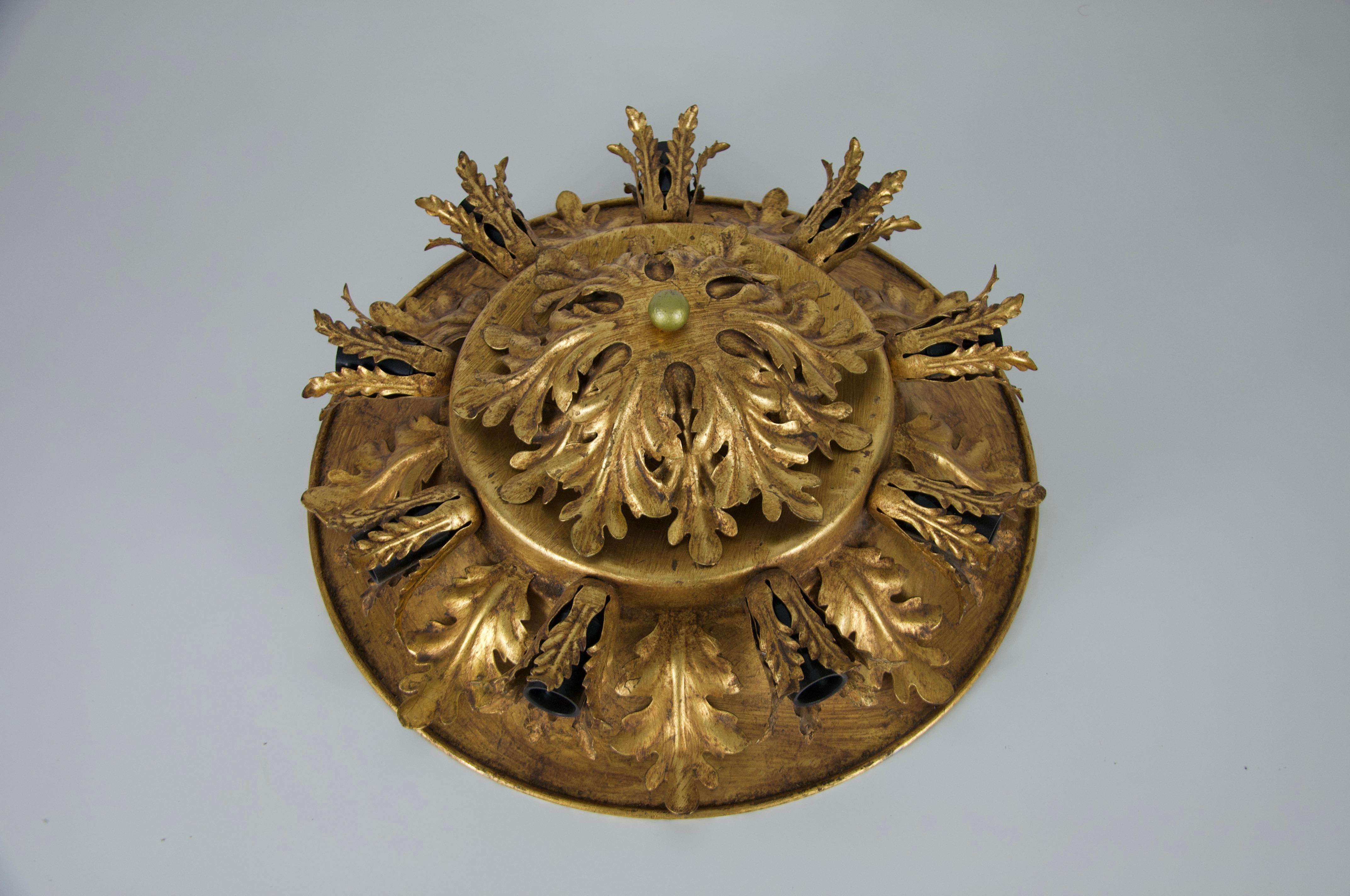 Grande lampe de chasse en forme de fleur Florentine dorée par Banci Firenze, Italie, années 1970 Bon état - En vente à Hagenbach, DE