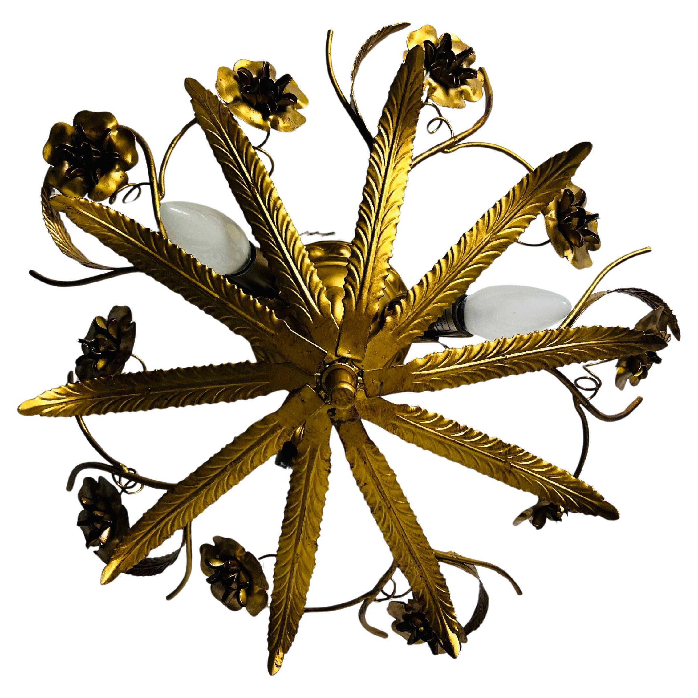 Grande montatura ad incasso a forma di fiore di Florentine dorata, Italia, anni '70 in vendita