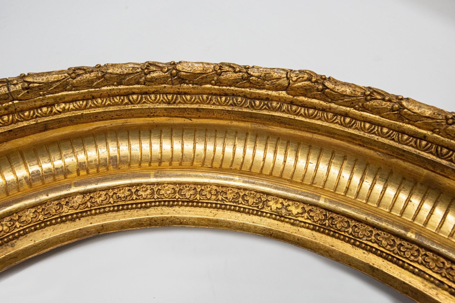 Cornice ovale dorata grande perfetta In condizioni ottime in vendita a Alessandria, Piemonte