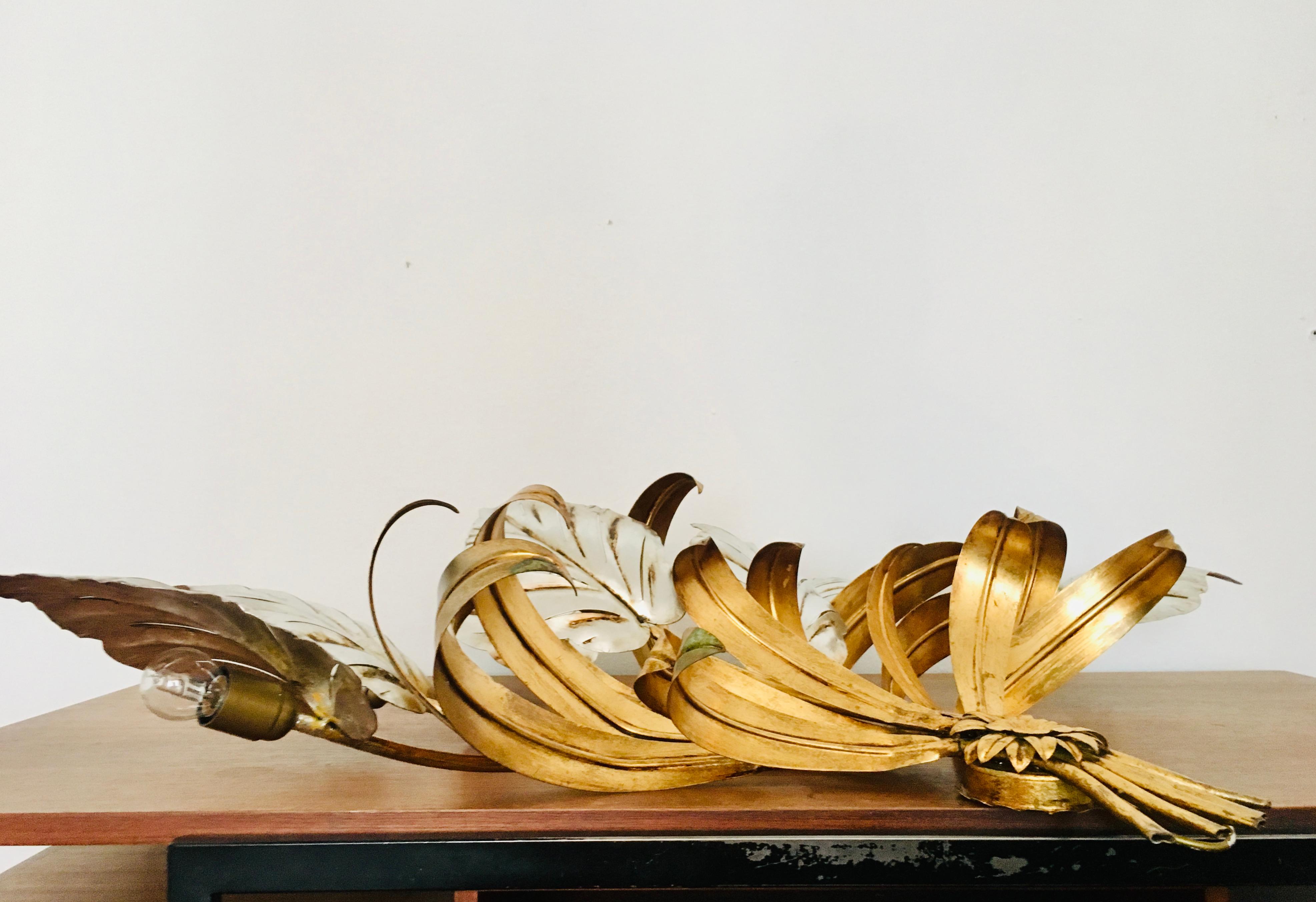 Lámpara de pared dorada grande de Hans Kögl en venta 6