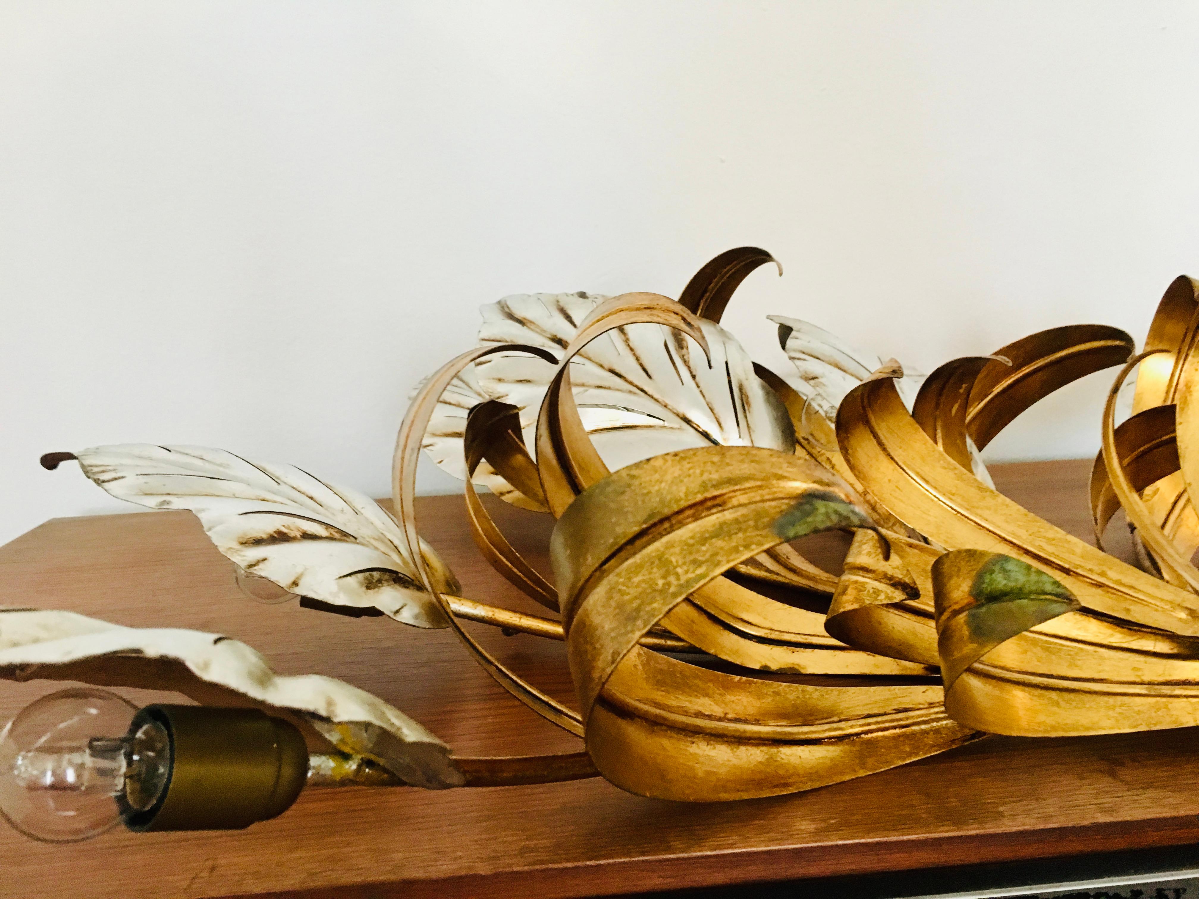 Lámpara de pared dorada grande de Hans Kögl en venta 7