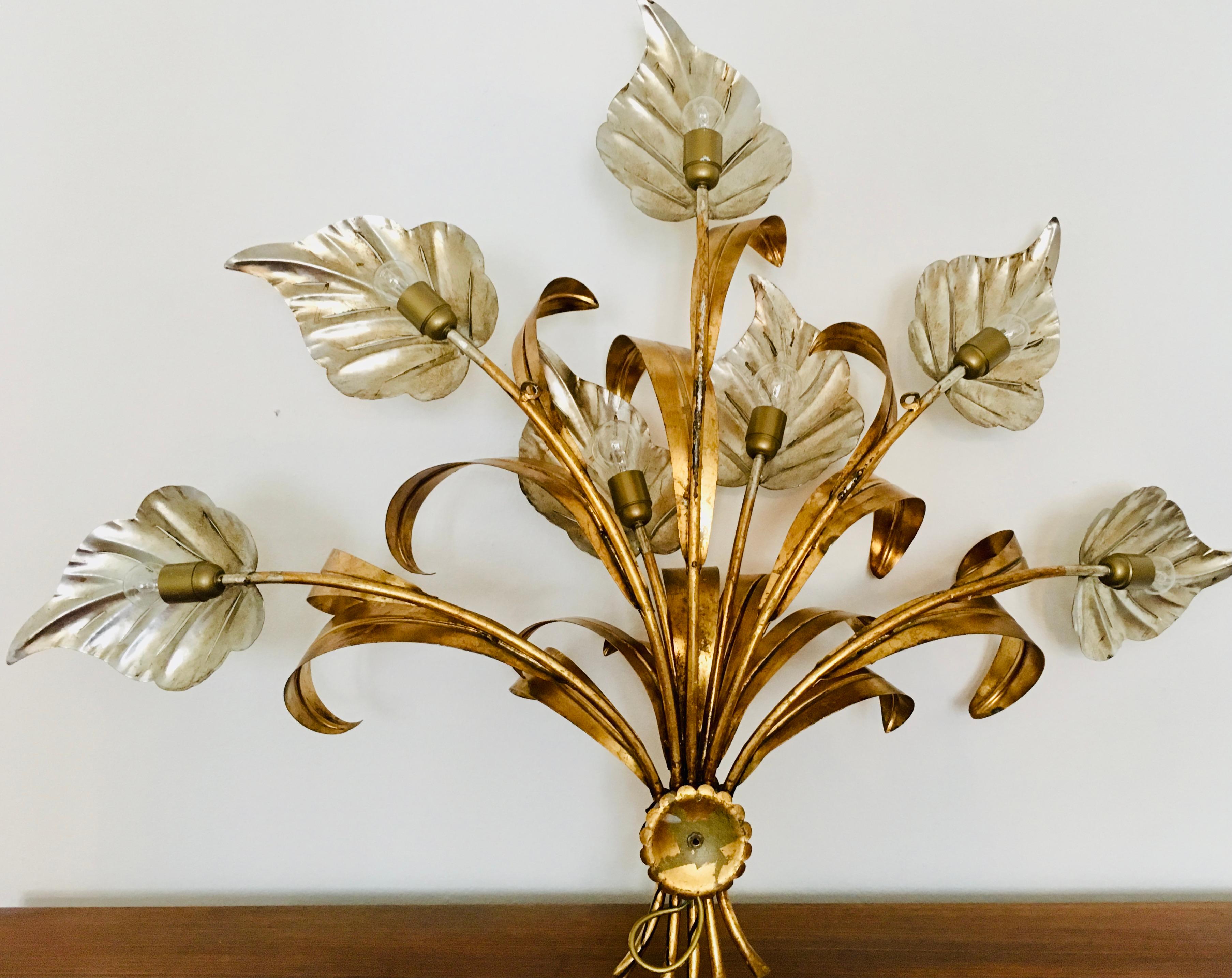 Lámpara de pared dorada grande de Hans Kögl en venta 8