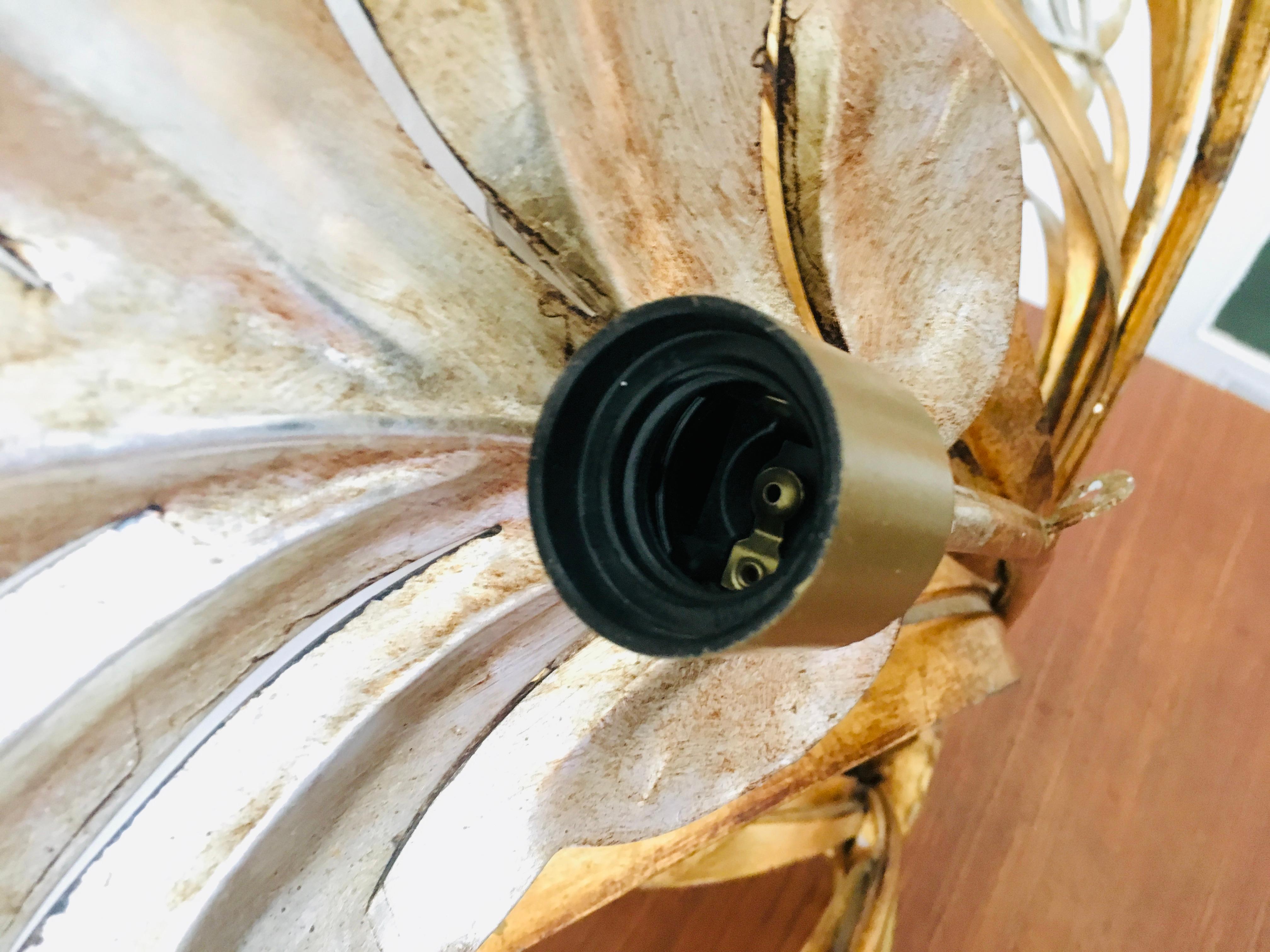 Lámpara de pared dorada grande de Hans Kögl en venta 9